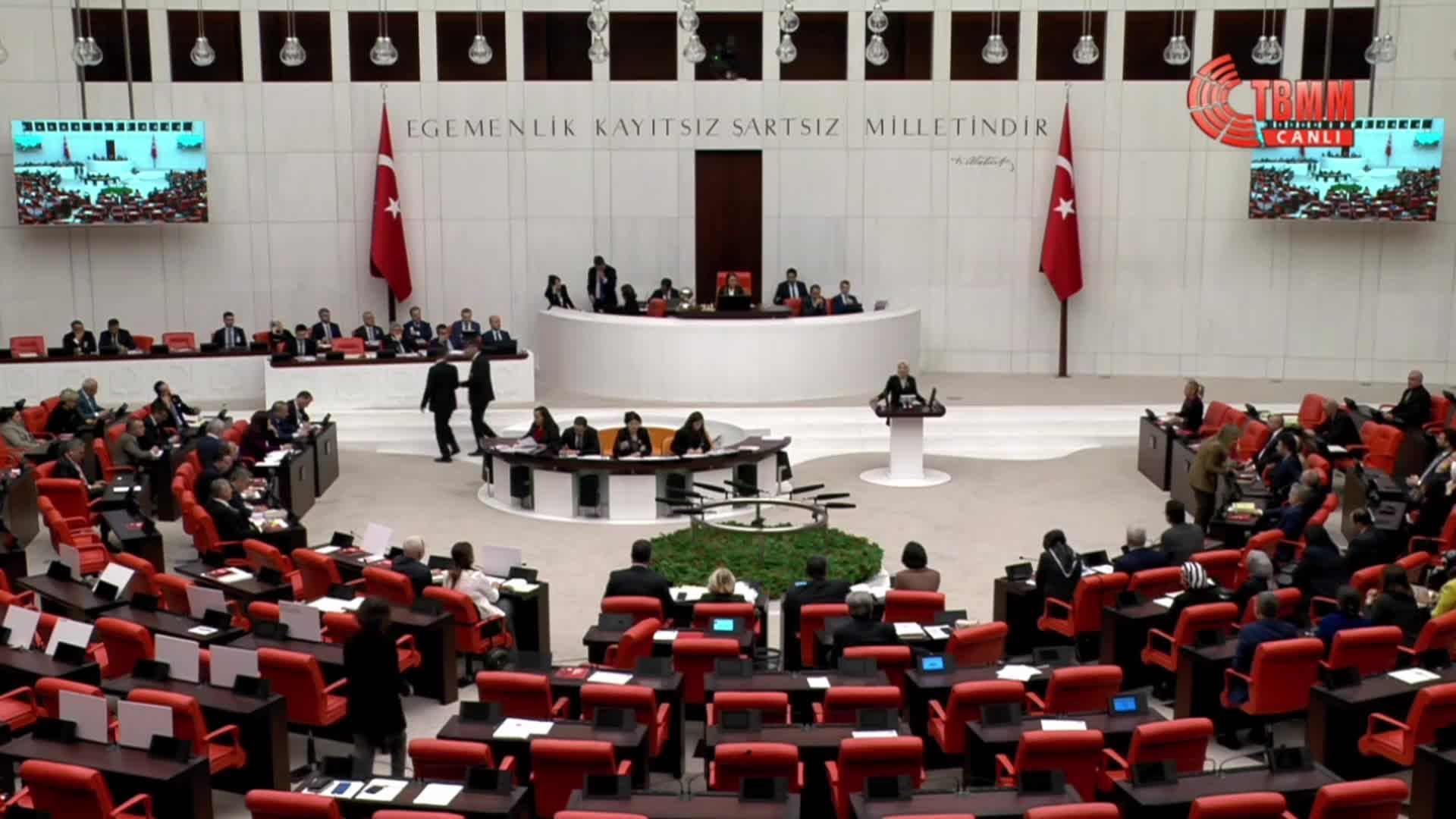 AİLE VE SOSYAL HİZMETLER BAKANI MAHİNUR ÖZDEMİR GÖKTAŞ: "KADINA YÖNELİK ŞİDDETLE MÜCADELE SİYASET ÜSTÜ BİR MESELEDİR"