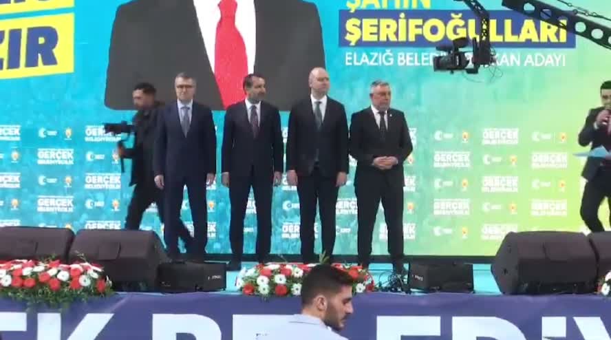 AKPLİ ELAZIĞ BELEDİYE BAŞKANININ AKP’Lİ VEKİLE SALDIRDIĞI İDDİA EDİLMİŞTİ… ADAY TANITIM TOPLANTISINDA AKPLİ VEKİL, AKPLİ BAŞKANLA TOKALAŞMADI