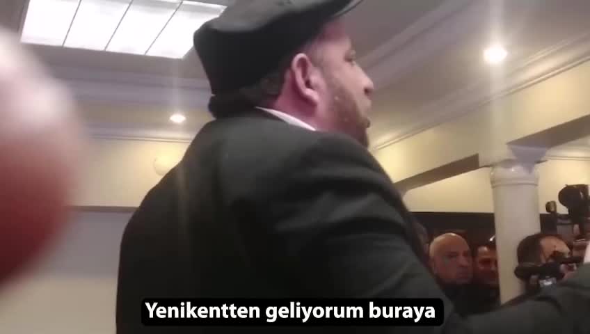 AKP'Lİ YURTTAŞTAN TURGUT ALTINOK'A: "BUGÜN ANKARA'DA MANSUR YAVAŞ KONUŞULUYORSA SEBEBİ SİZLERSİNİZ. HİÇBİRİNİZ VERDİĞİNİZ SÖZLERİ TUTMADINIZ"