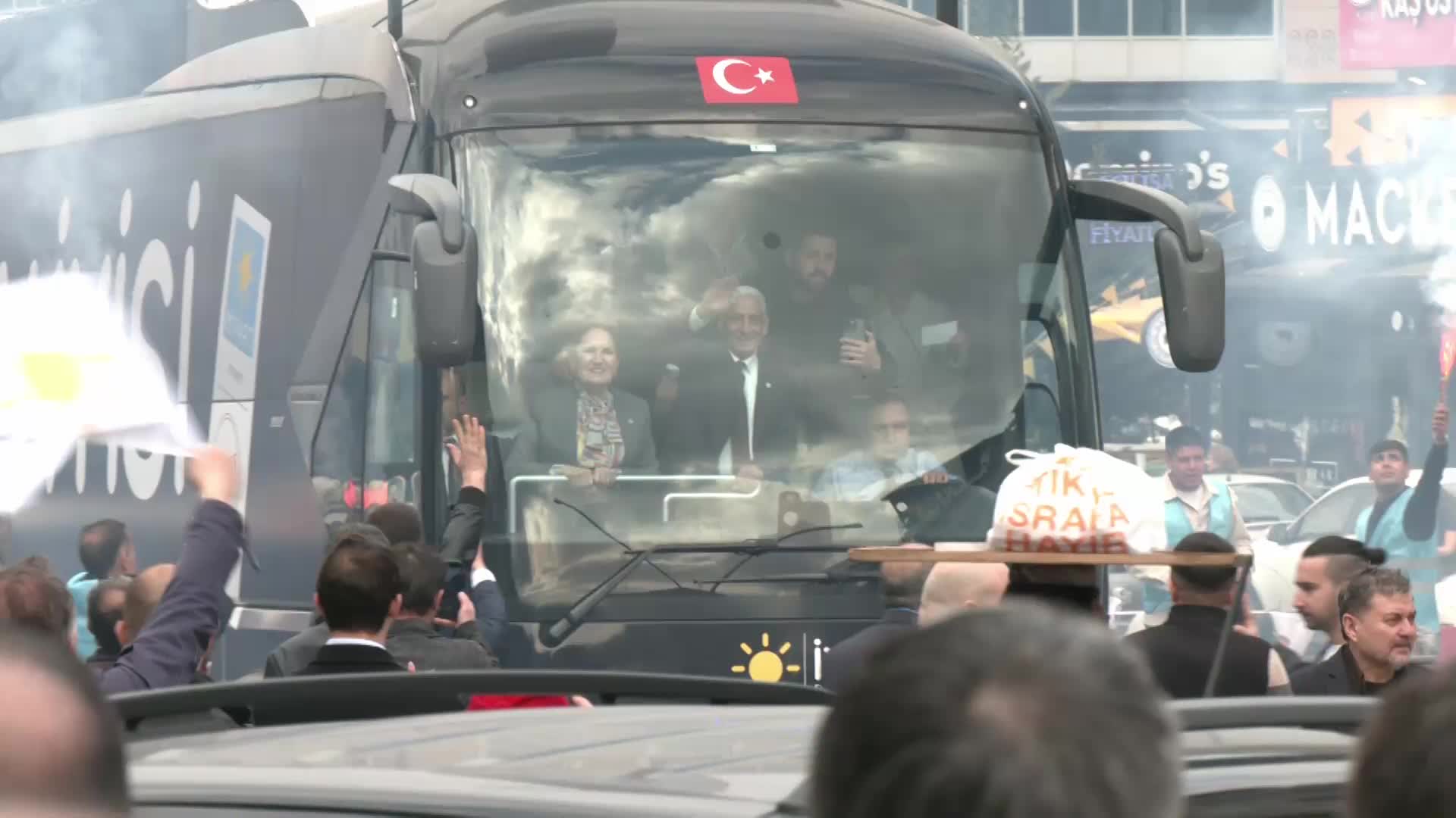 AKŞENER, ÇANKAYA’DA: “BİZ GÜÇLÜ ÇIKARSAK İKTİDARI HOPLATMAYA DEVAM EDECEĞİZ, ASABINI BOZMAYA DEVAM EDECEĞİZ SİZİN ADINIZA”