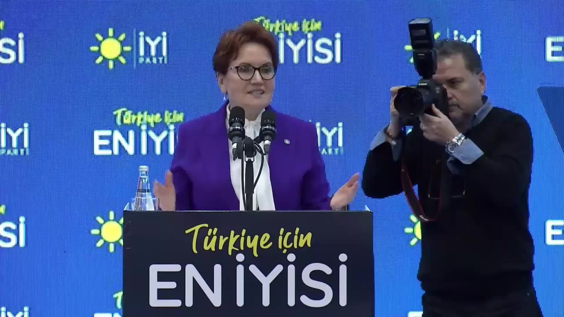 AKŞENER'DEN CHP'YE: "DÜNÜN MAĞDURLARI, BUGÜNÜN ZORBALARI OLDU"