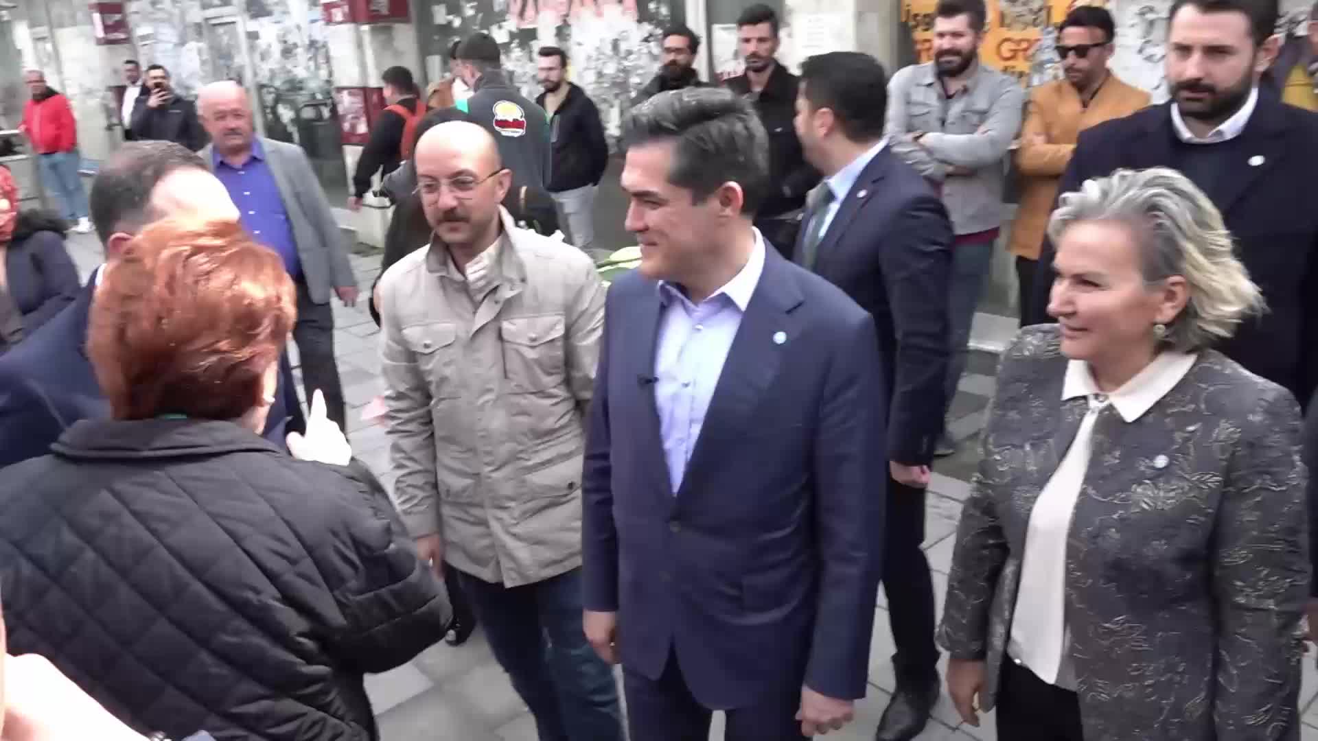 AKŞENER’DEN ESNAFA: “BANA GÜÇ VERİN. DAHA İKTİDARA GELMEDEN NE KADAR ÇOK ŞEYİN DEĞİŞTİĞİNİ GÖRECEKSİNİZ”