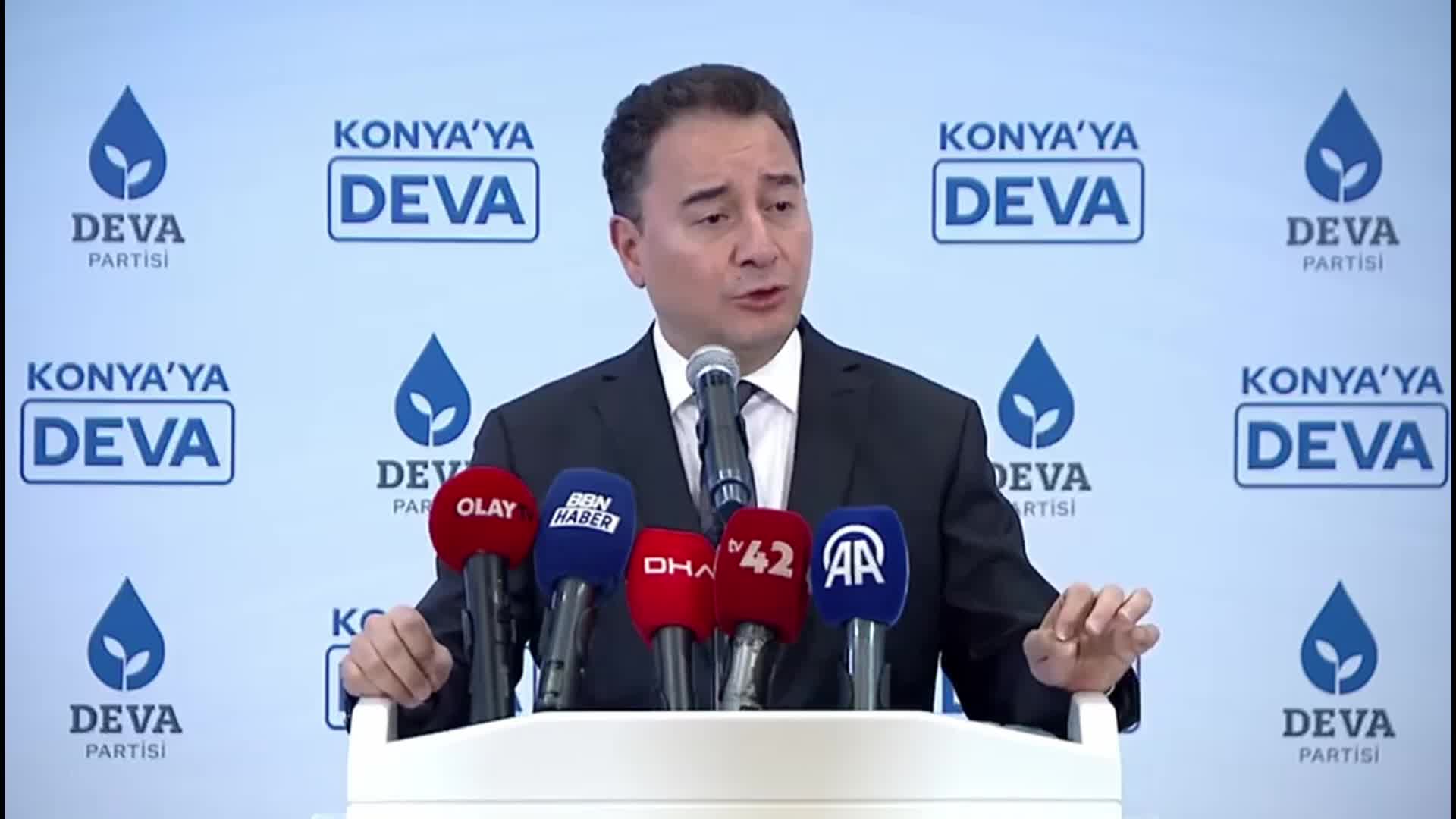 ALİ BABACAN: "BAZI MUHALEFET PARTİLERİNİN GİRDİĞİ ŞEKLE ŞEMALE BAKIYORUM, HAYRET EDİYORUM. BİRLEŞİN DE HERKES RAHATLASIN"