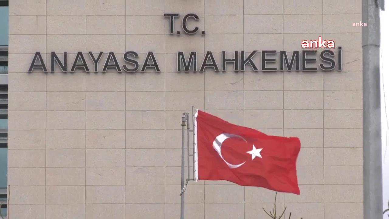 ANAYASA MAHKEMESİ'NİN CUMHURBAŞKANLIĞI TEŞKİLATI HAKKINDA DEĞİŞİKLİK YAPILMASINA DAİR CUMHURBAŞKANLIĞI KARARNAMESİ'NİN KISMEN İPTALİNE İLİŞKİN KARARI RESMİ GAZETE'DE