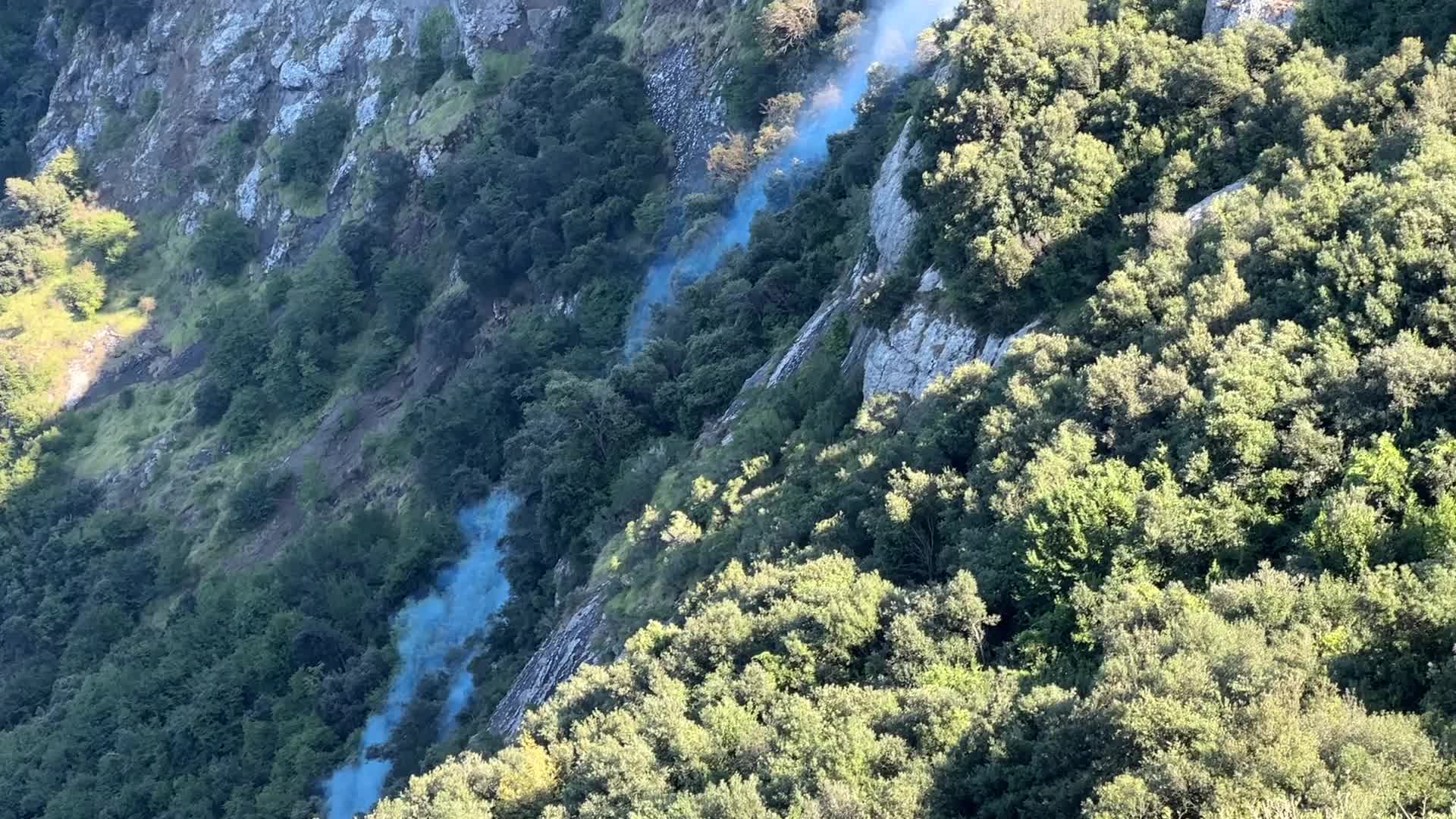 Ankara'dan Sinop'a gelen itfaiye eri yangına müdahale etmek isterken uçurumdan düştü