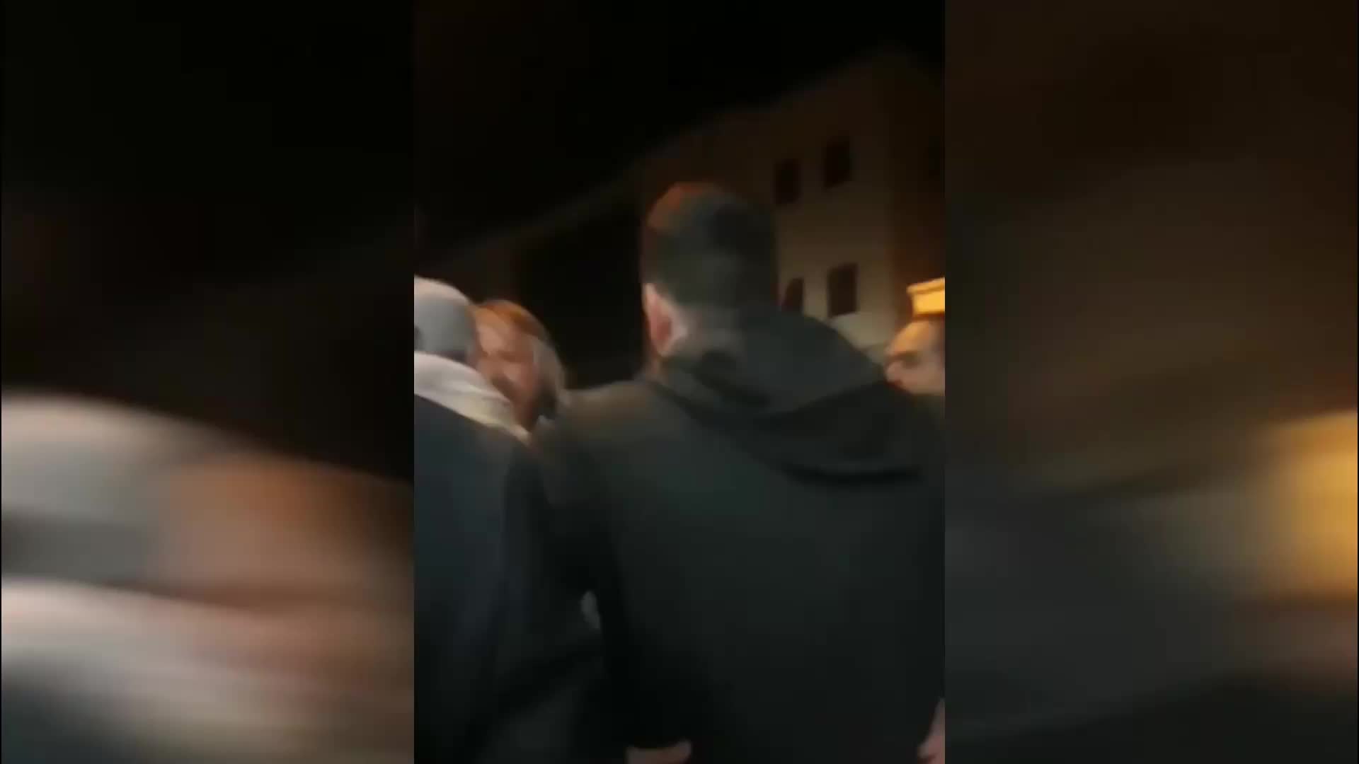 BALIKESİR’DE AK PARTİLİLERİN, AHMET AKIN'IN AFİŞLERİ ASAN CHPLİ GENÇLERE SALDIRDIĞI İDDİASI: "SALDIRGANLARIN LİDERİ AK PARTİ İL BAŞKANI’NIN KARDEŞİYDİ"