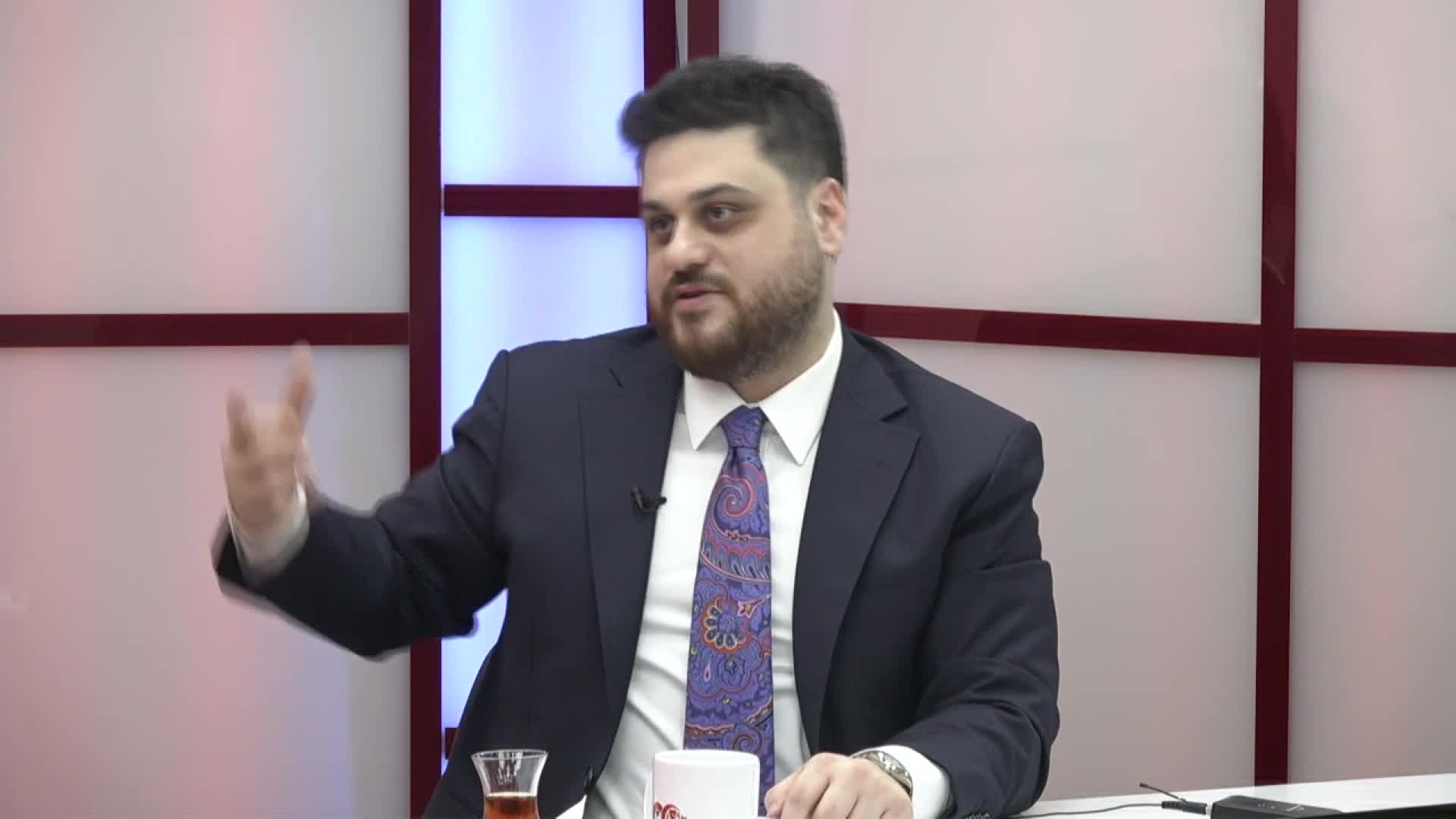 BTP LİDERİ BAŞ: "PAZAR GÜNÜ BİR GÜNLÜĞÜNE PATRON OLACAĞIZ. FİKİRLERİNİZİ DEĞİŞTİRİRSENİZ PATRON OLMAYA DEVAM EDECEKSİNİZ"