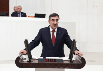 CEVDET YILMAZ’DAN CHP’Lİ AKAY’IN 'GRİ LİSTE' SORUSUNA YANIT: “TÜRKİYE, MEVZUAT UYUMU KONUSUNDA FATF ÜYELERİ ARASINDA ŞU AN EN BAŞARILI ÜLKE KONUMUNA GELMİŞTİR”