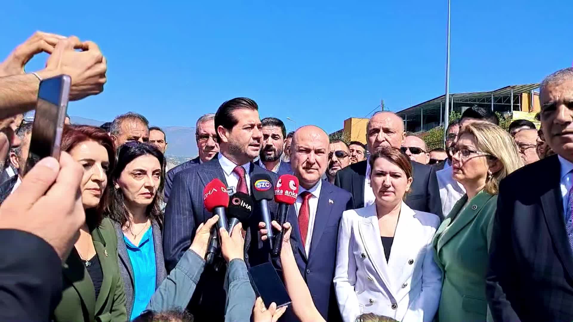 CHP HEYETİ, HATAY İL SEÇİM KURULU'NA BAŞVURARAK SEÇİM SONUÇLARINA İTİRAZ ETTİ. GÖKÇE GÖKÇEN: "İTİRAZLARIMIZIN SONUCU 3 BİN 900'LERDEN GELEN FARK 3 BİN 287'YE DÜŞTÜ"