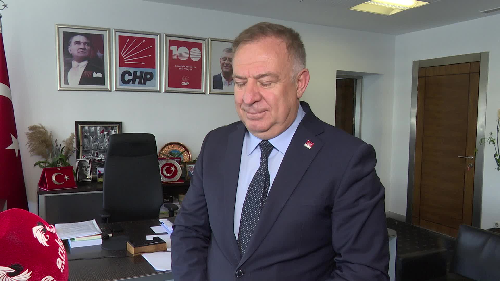 CHP'Lİ BELEDİYE BAŞKANLARI YARIN ÖZGÜR ÖZEL'İN BAŞKANLIĞINDA PARTİ GENEL MERKEZİNDE TOPLANIYOR 