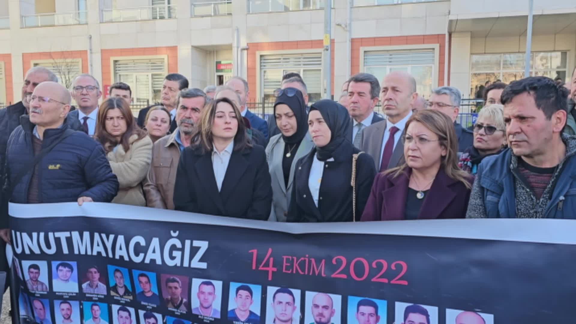 CHP'LİLER AMASRA MADEN KATLİAMI DAVASINA KATILDI... "SOMA’DA, ERMENEK’TE ETKİN BİR YARGILAMA YAPILSAYDI, BELKİ DE AMASRA FACİASI YAŞANMAYACAKTI"
