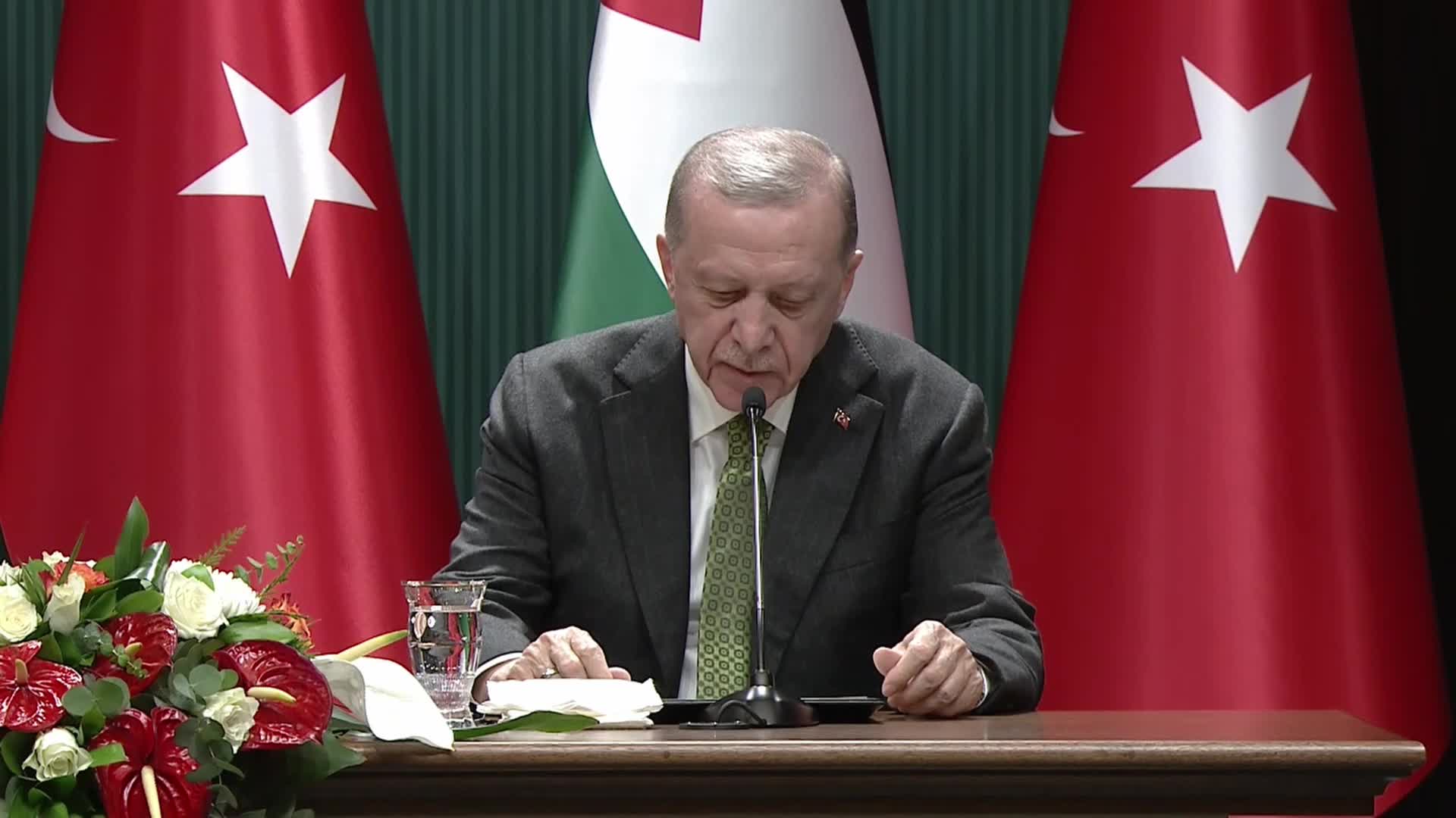 CUMHURBAŞKANI ERDOĞAN: "HER GEÇEN GÜN ARTAN İŞGAL UYGULAMALARININ AMACI İKİ DEVLETLİ ÇÖZÜM VİZYONUNU BALTALAMAKTIR"