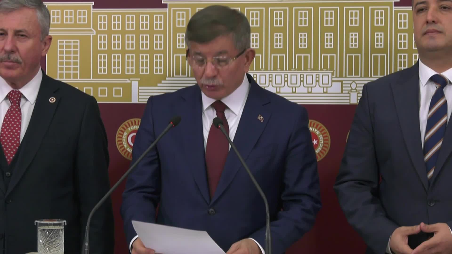 DAVUTOĞLU: CUMHURBAŞKANLIĞI MAKAMINI TERÖRE KARŞI TAVIR KOYAN BÜTÜN LİDERLERİ BİR MASA ETRAFINDA TOPLAYARAK İÇERİDE MİLLETİMİZE GÜVEN, DIŞARIDA DOSTA DÜŞMANA GÜÇLÜ BİR MESAJ VERMEYE ÇAĞRIYORUZ