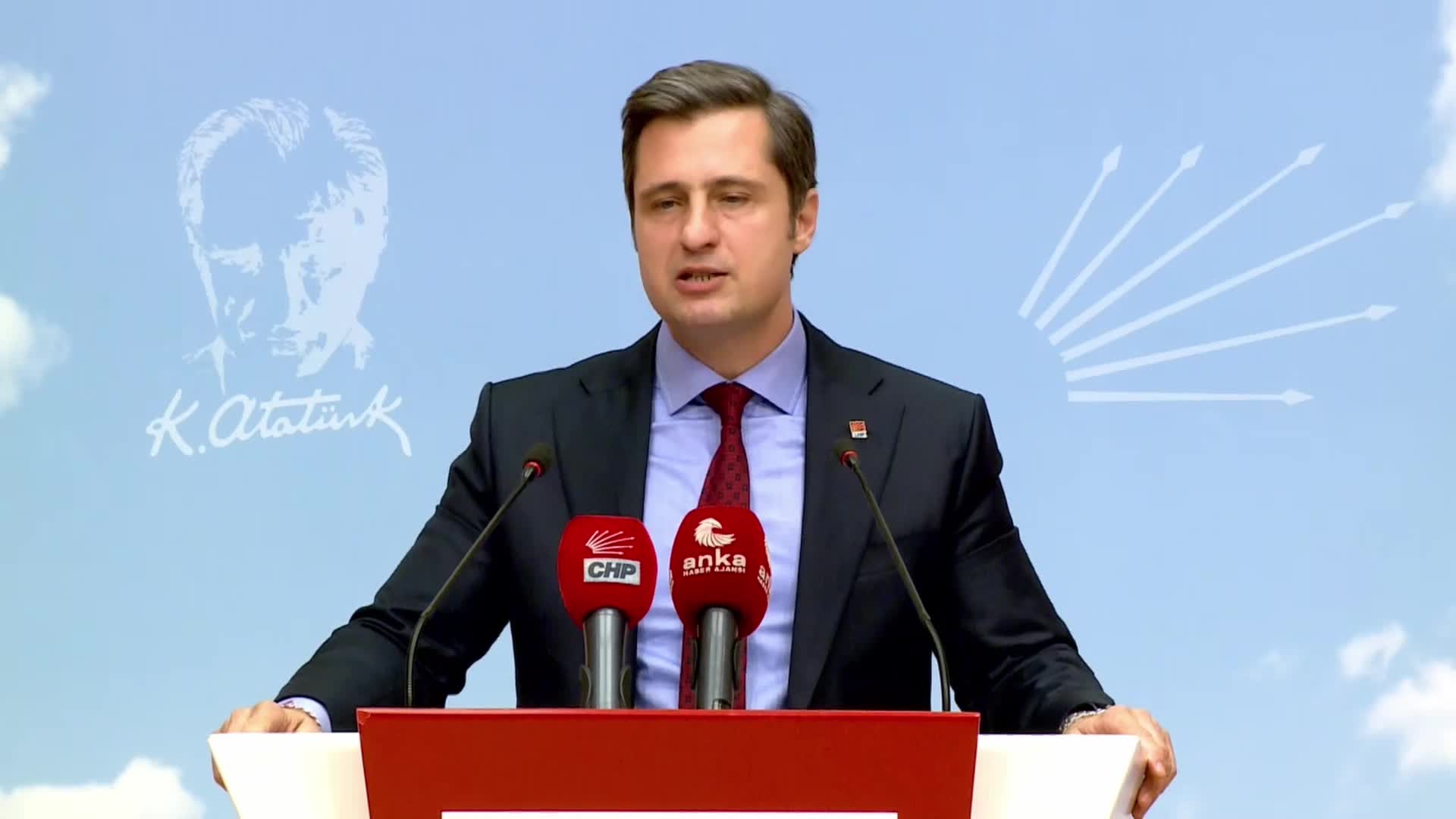 DENİZ YÜCEL'DEN BAKAN MEHMET ŞİMŞEK'E: "AKP'NİN KAYMAK TABAKASI HARİÇ GERİ KALAN HERKESİ KASTEDİYOR"