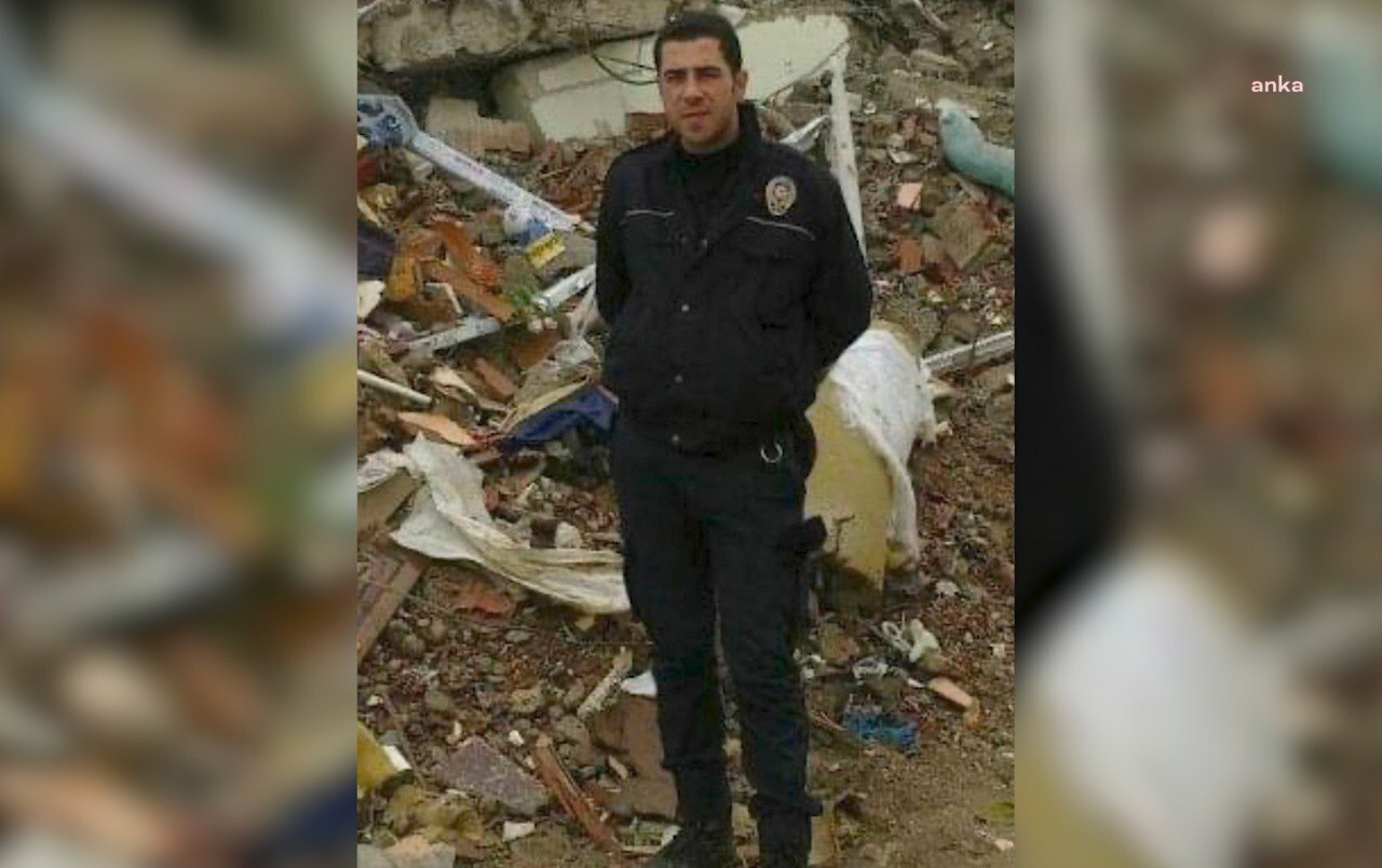DEPREMDE ÖLEN VE YANLIŞLIKLA BAŞKA BİR AİLE TARAFINDAN DEFNEDİLEN POLİS MEMURUNUN CENAZESİ, DNA EŞLEŞMESİ SONUCUNDA GERÇEK AİLESİNE TESLİM EDİLDİ