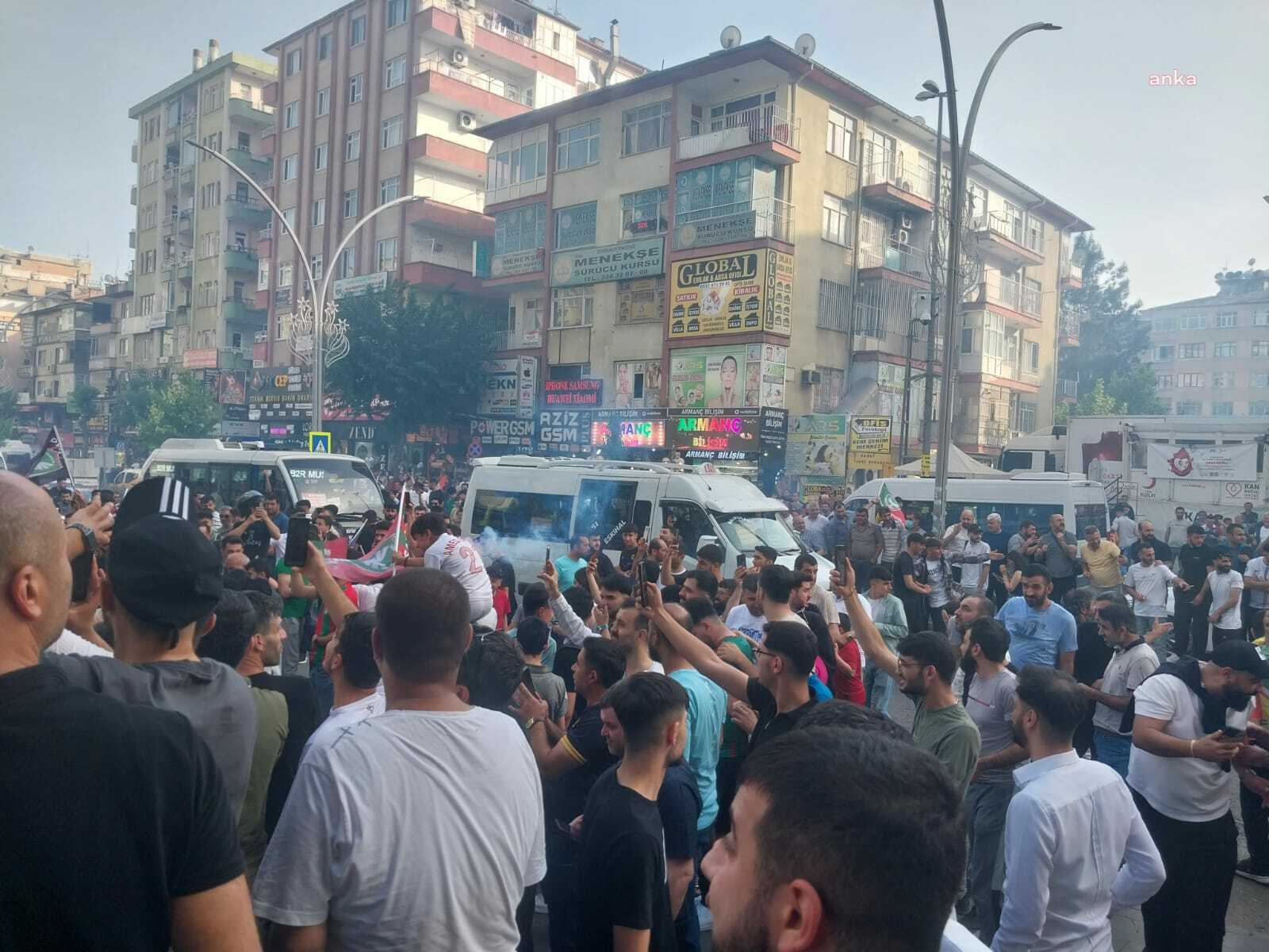 DİYARBAKIR’DA AMEDSPOR’UN ‘ŞAMPİYONLUK’ COŞKUSU