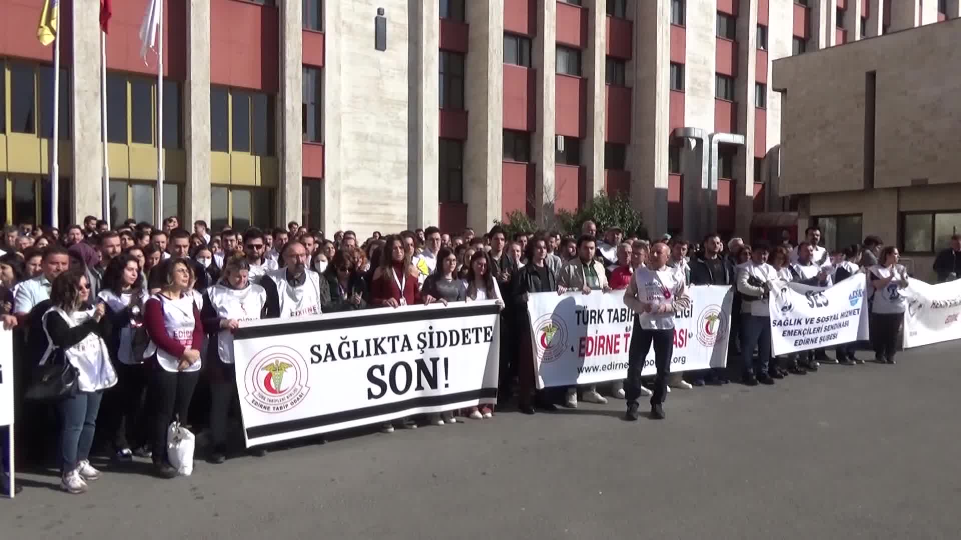 EDİRNE'DE KADIN DOKTORUN DARP EDİLMESİNE MESLEKTAŞLARINDAN TEPKİ: “YAŞAMAK VE YAŞATMAK İSTİYORUZ”