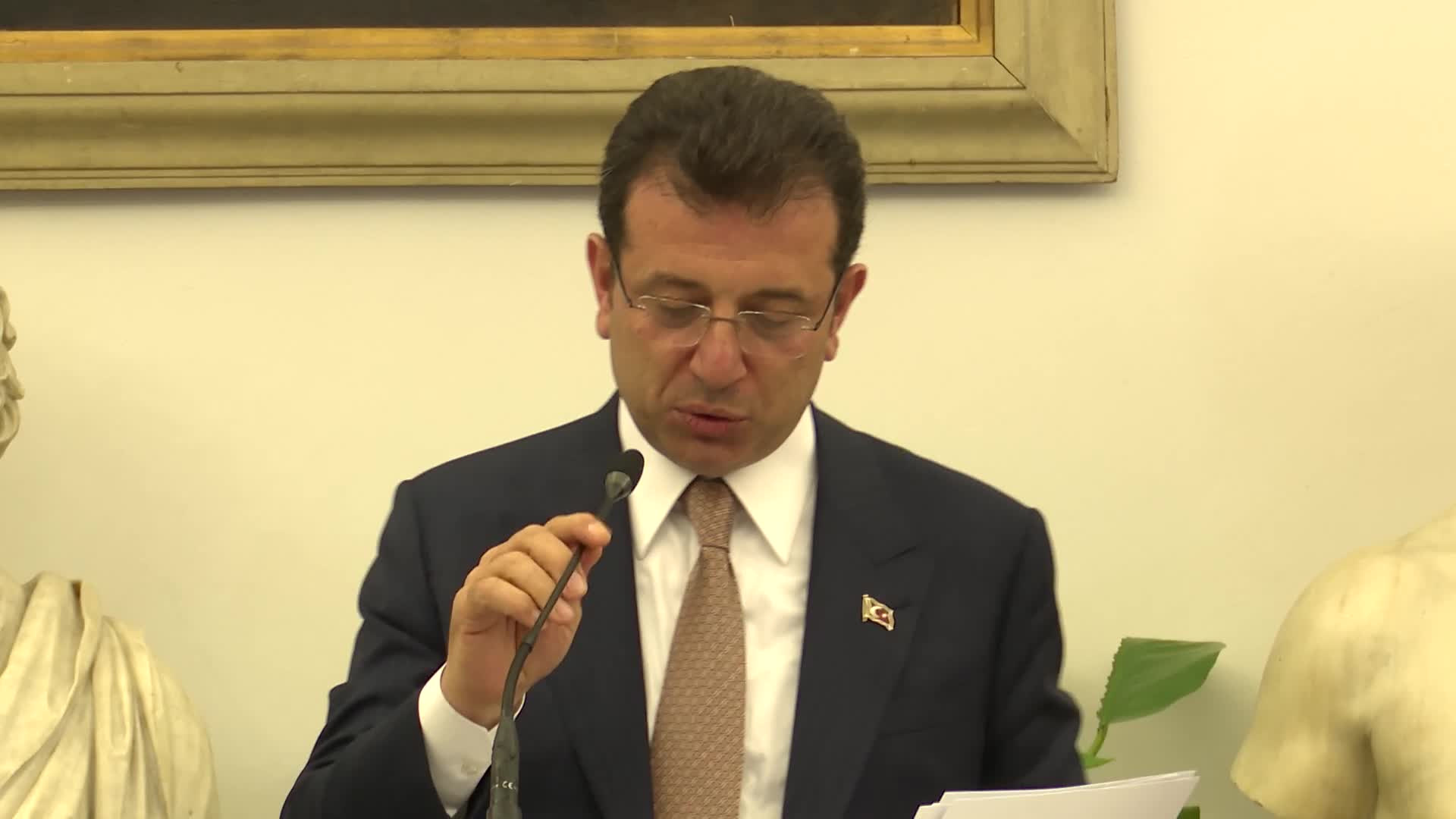 EKREM İMAMOĞLU, 2027 AVRUPA OYUNLARI MUTABAKAT ZAPTI İMZA TÖRENİNDE KONUŞTU: “GELİN, 2027’DE AVRUPA’NIN VE DÜNYANIN EN RENKLİ KÜLTÜRLERİNİN HARMANLANDIĞI İSTANBUL’DA BULUŞALIM”