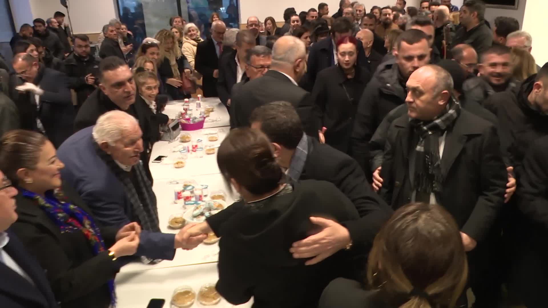 EKREM İMAMOĞLU, ALEVİ YURTTAŞLARIN HIZIR LOKMASINA ORTAK OLDU: “İSTANBUL’DAKİ İNSANLARA KARŞI HIZIR GİBİ YETİŞMEYE GAYRET EDEN BİR KULUM”