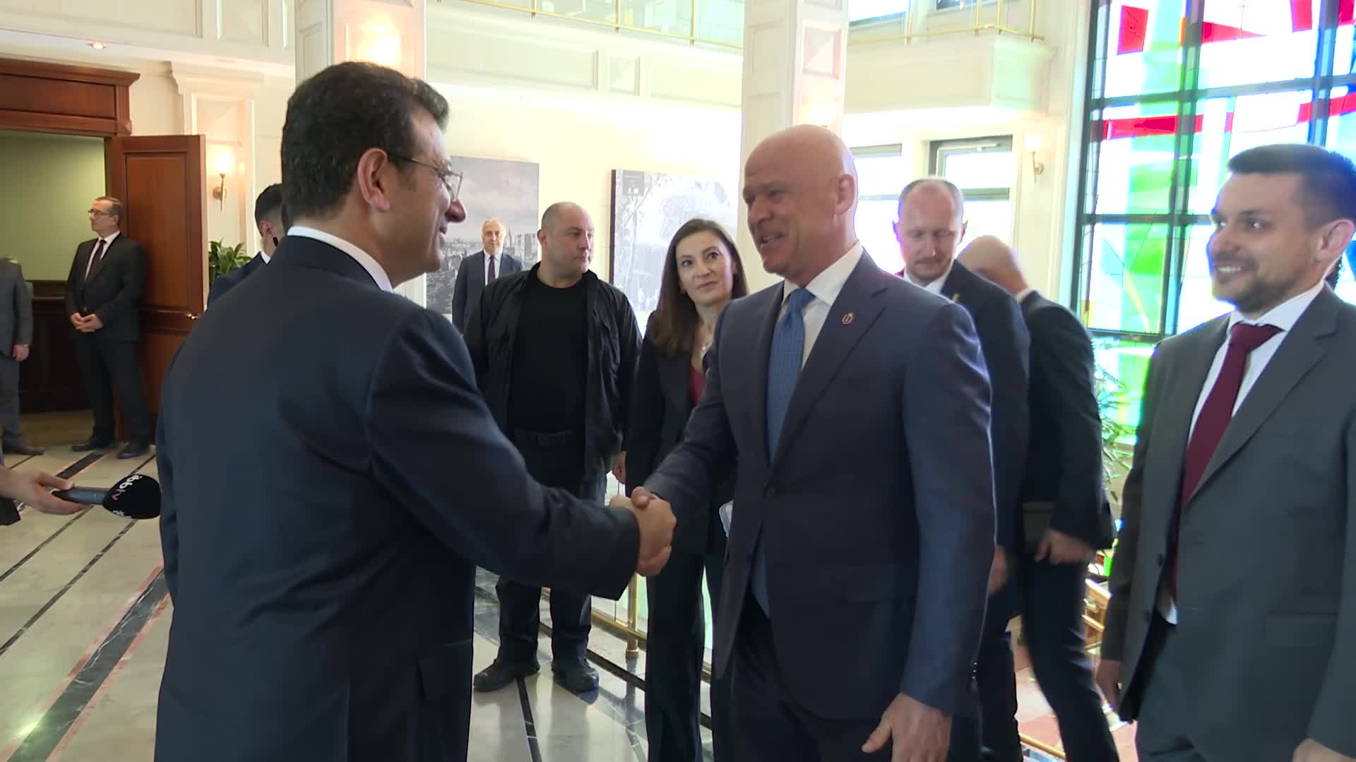 EKREM İMAMOĞLU, ODESSA BELEDİYE BAŞKANI TRUKHANO İLE GÖRÜŞTÜ:  “UKRAYNALI VE FİLİSTİNLİ  ÇOCUKLARA KENDİMİ BORÇLU HİSSEDİYORUM”