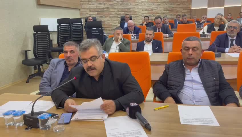 ELAZIĞ BELEDİYE MECLİSİ'NDE FAALİYET RAPORUNUN OKUNMADAN OYLANMASI TARTIŞMA YARATTI. YRP, İŞLEMİ DANIŞTAY'A KADAR TAŞIYACAĞINI AÇIKLADI