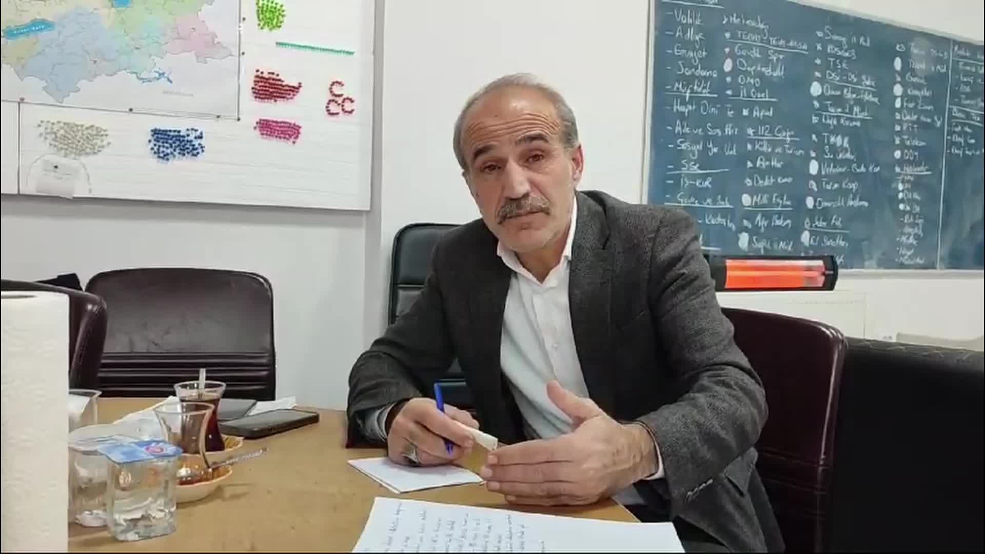ELAZIĞ MHP BELEDİYE MECLİSİ ÜYESİ MEHMET ÇAK: "HEM HALK EKMEK FABRİKASI HEM DE ET BALIK KURUMU MAĞAZASI AÇILMASI İÇİN ÖNERGE VERDİK. BELEDİYE HALA ONAYLAMADI"