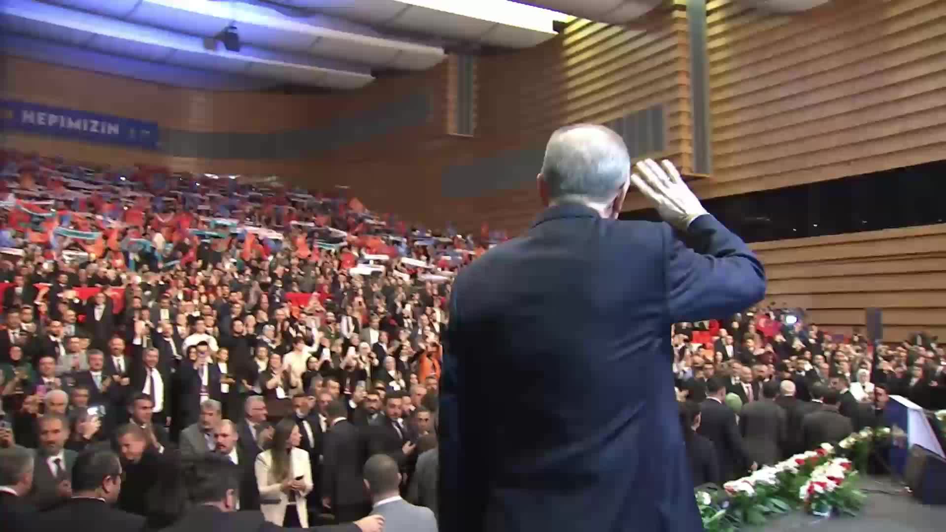 ERDOĞAN: AKLA ZİYAN DEDİKODULARLA, EKONOMİDE TEMİN ETTİĞİMİZ GÜVEN VE İSTİKRAR İKLİMİNİ BOZACAK KAMPANYALAR BAŞLATIYORLAR