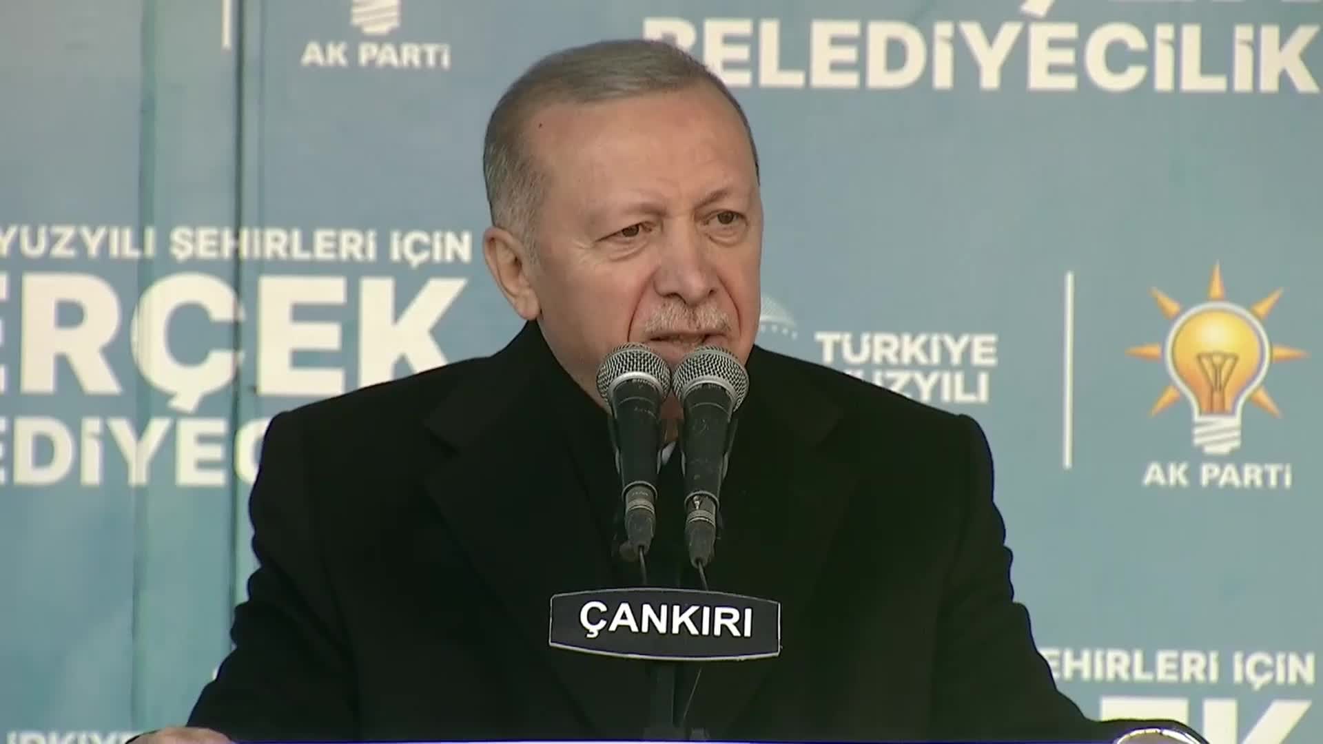 ERDOĞAN: "ÇANKIRILI KARDEŞLERİM ANKARA'DAKİ YARENLERİ TEK TEK TELEFONLA ARAYACAK VE TURGUT ALTINOK KARDEŞİMİZİ KAZANDIRACAĞIZ"