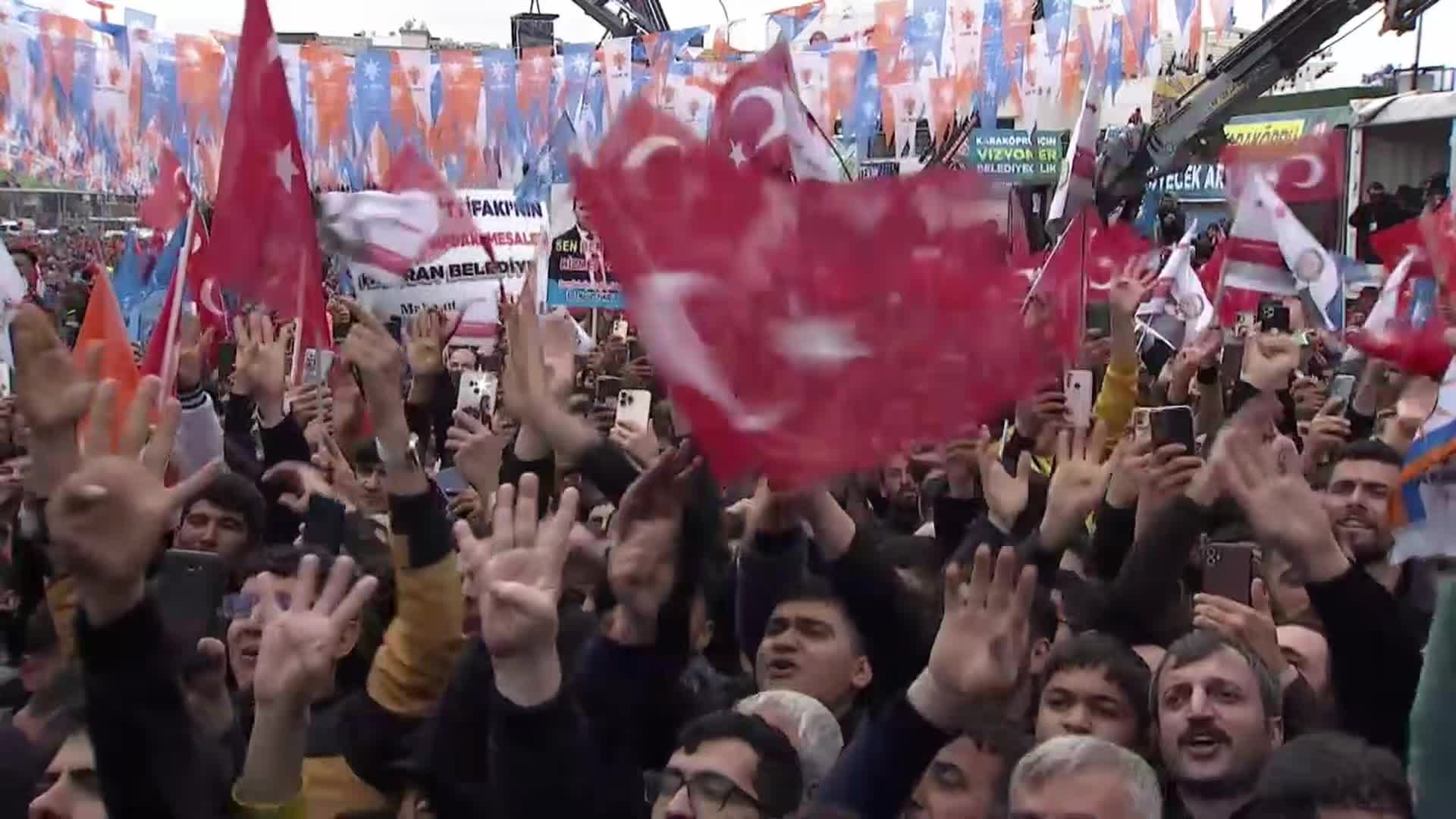 ERDOĞAN: "HİÇ KİMSENİN CUMHUR İTTİFAKI'NIN GÖLGESİNDE YÜRÜYEREK SIRF BİZE SEÇİM KAYBETTİRMEK İÇİN ORTADA DOLAŞMASINA RIZA GÖSTEREMEYİZ"