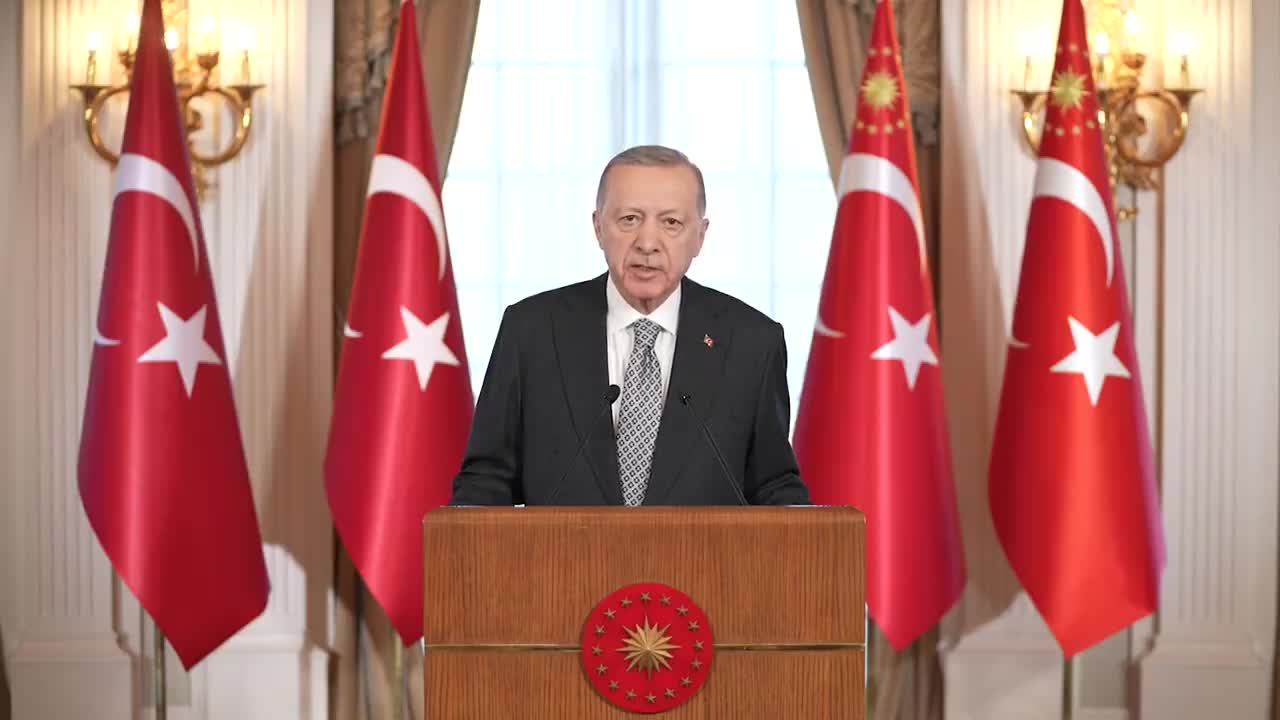 ERDOĞAN: "İSRAİL'İN İŞLEDİĞİ İNSANLIK VE SAVAŞ SUÇLARININ GÖZLERDEN KAÇIRILMAMASI ADINA YOĞUN ÇABA HARCIYORUZ"