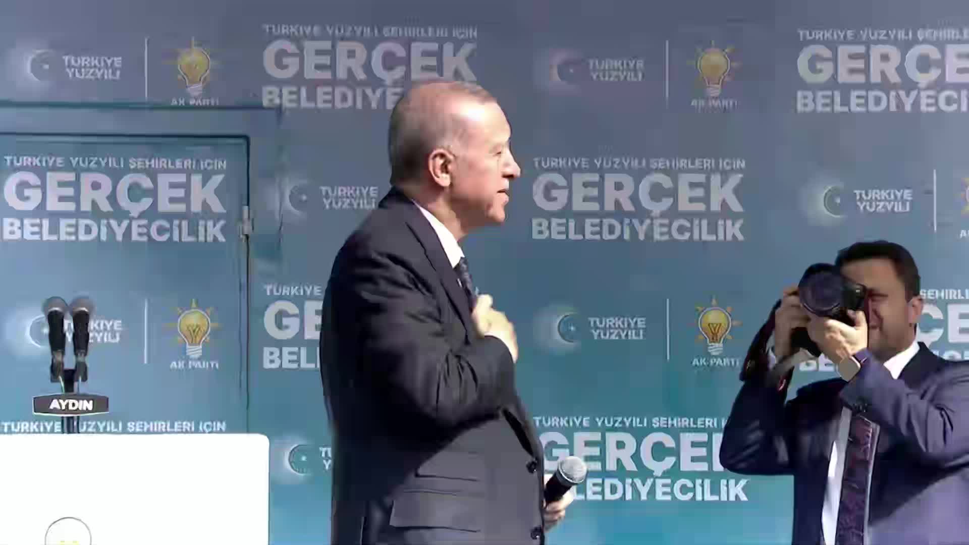 ERDOĞAN: "TÜRKİYE EKONOMİSİ GEÇEN YIL YÜZDE 4,5 BÜYÜYEREK ÖNEMLİ BİR BAŞARIYA İMZA ATTI. HANİ EKONOMİ KÖTÜYDÜ?"