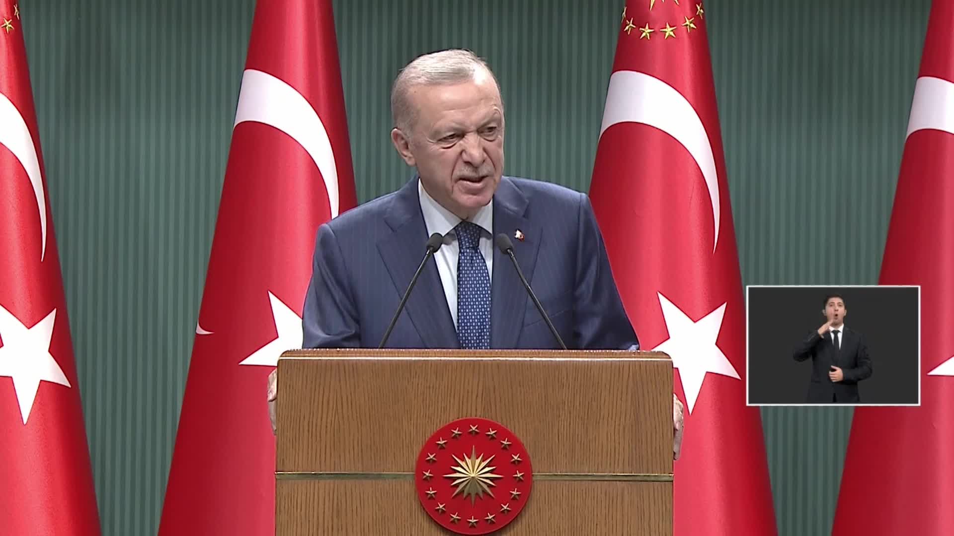 ERDOĞAN’DAN ATAMA BEKLEYEN ÖĞRETMENLER AÇIKLAMASI: “BAKANLIĞIMIZ YARIN ATAMAYA ESAS BRANŞ DAĞILIMLARINI, BAŞVURU TAKVİMİNİ VE SÜRECİ PAYLAŞACAK”