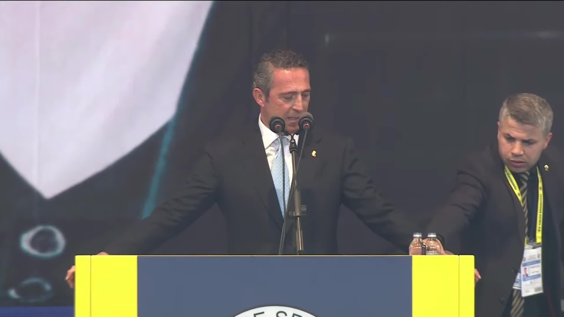 FB OLAĞANÜSTÜ KONGRESİ... KOÇ: “LİGDEN ÇEKİLME KARARINI GENEL KURUL'A KADAR RAFA KALDIRIYORUZ”