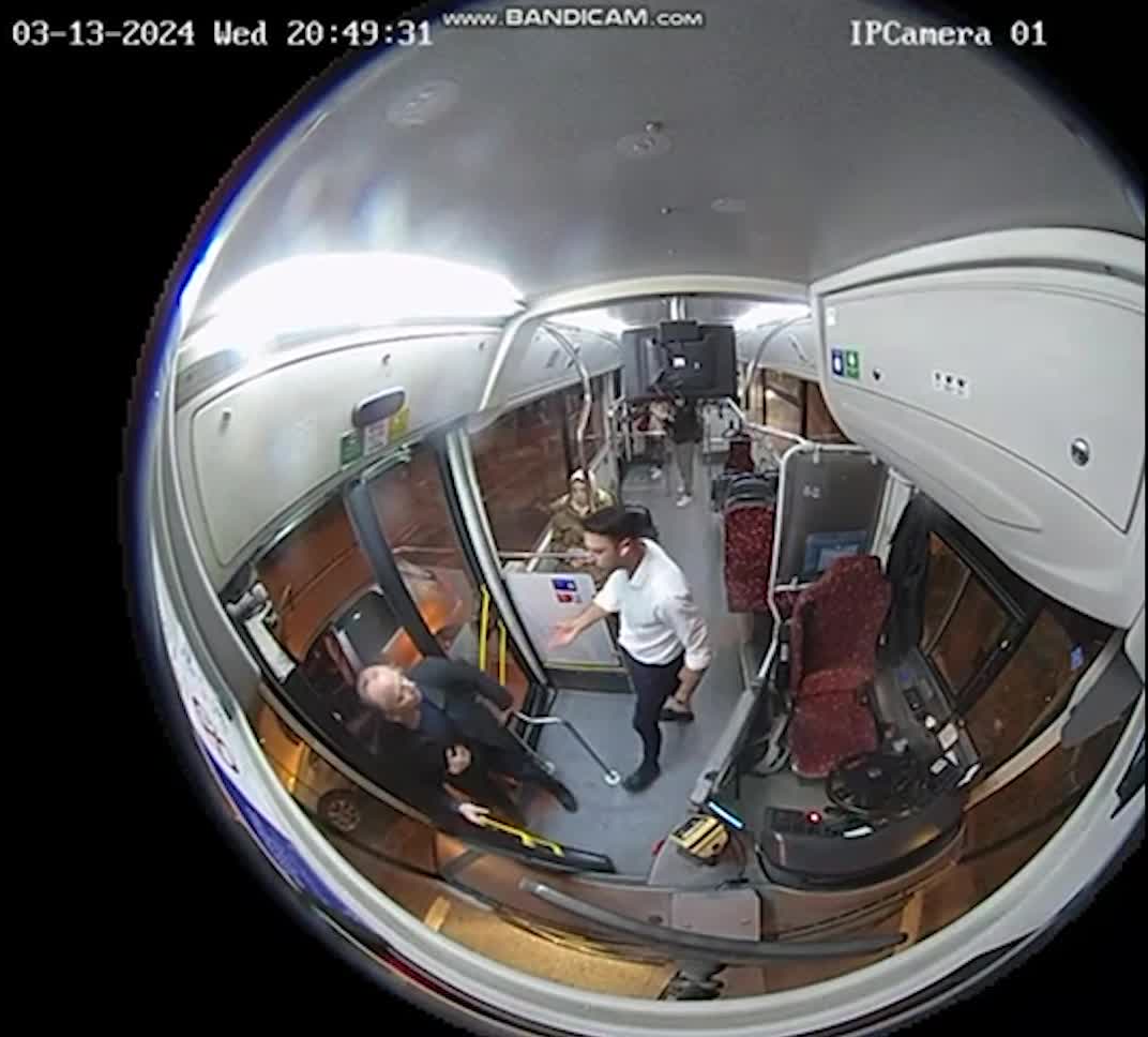 İETT OTOBÜS ŞOFÖRÜNÜ BIÇAKLAYAN SALDIRGAN YAKALANDI