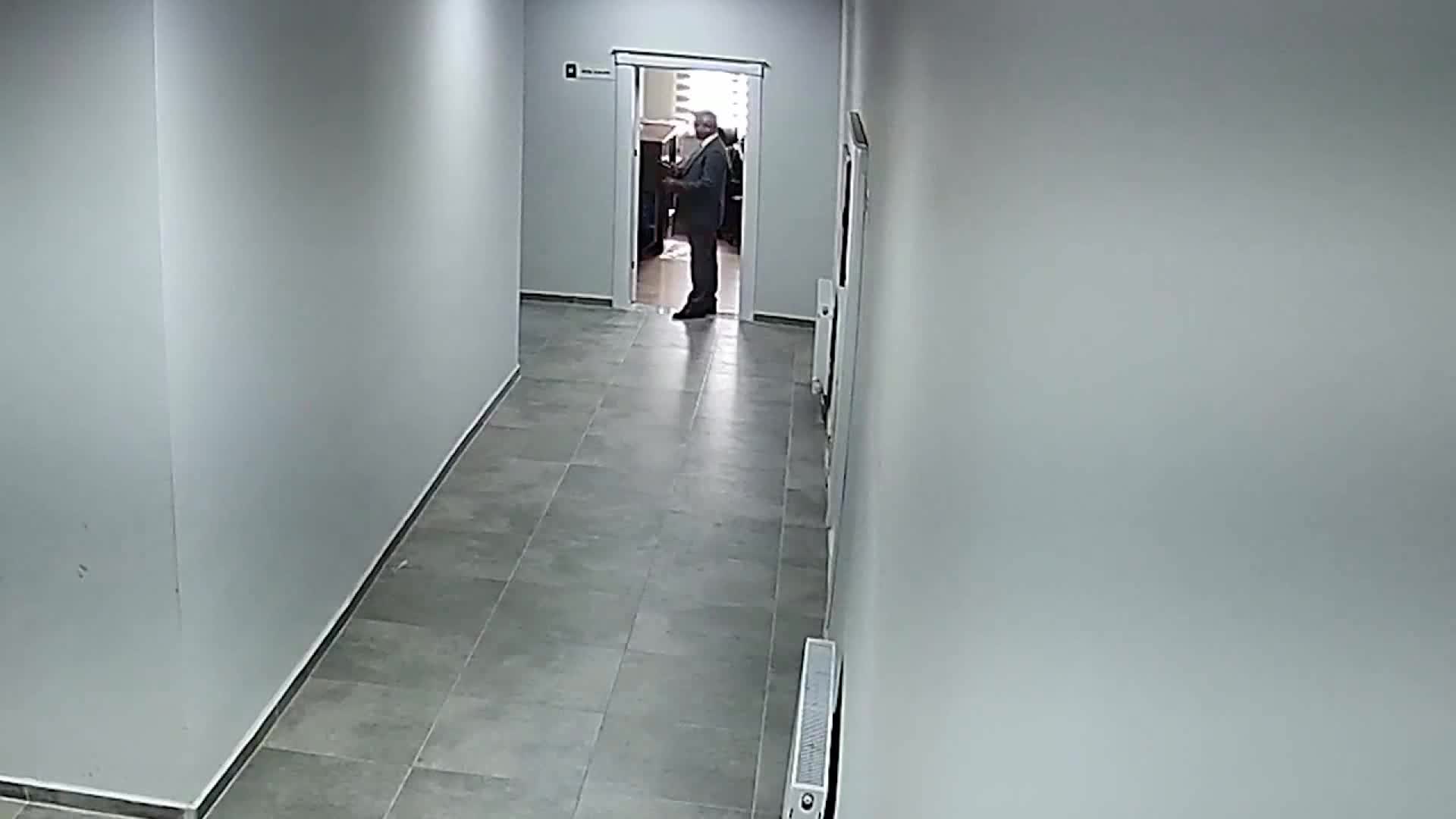 IĞDIR VALİSİ TURAN: "IĞDIR'DA HİÇ KİMSENİN RACON KESMESİNE VE KAMU GÖREVLİLERİNİ TEHDİT ETMESİNE İZİN VERMEYECEĞİZ"