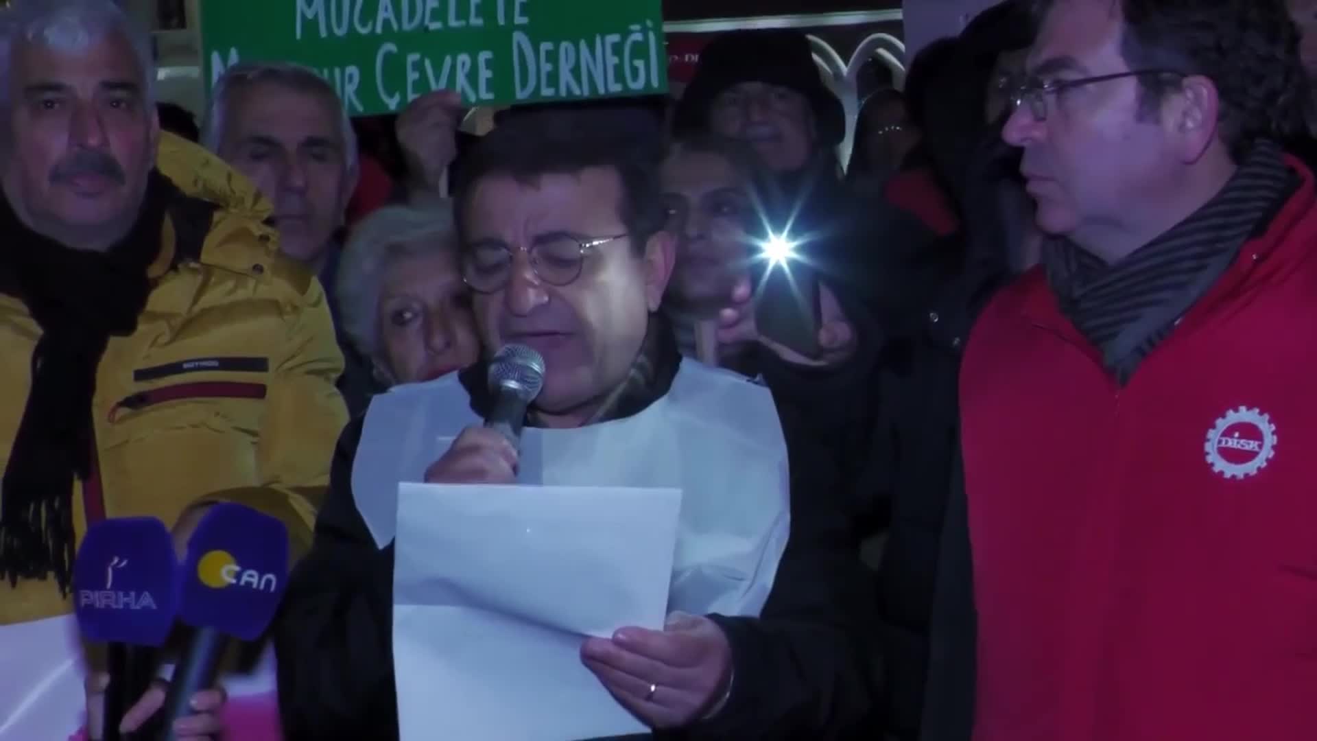 İLİÇ'TE YAŞANAN MADEN FELAKETİ KADIKÖY'DE PROTESTO EDİLDİ: "BU KATLİAMIN HESABINI MUTLAKA SORACAĞIZ"