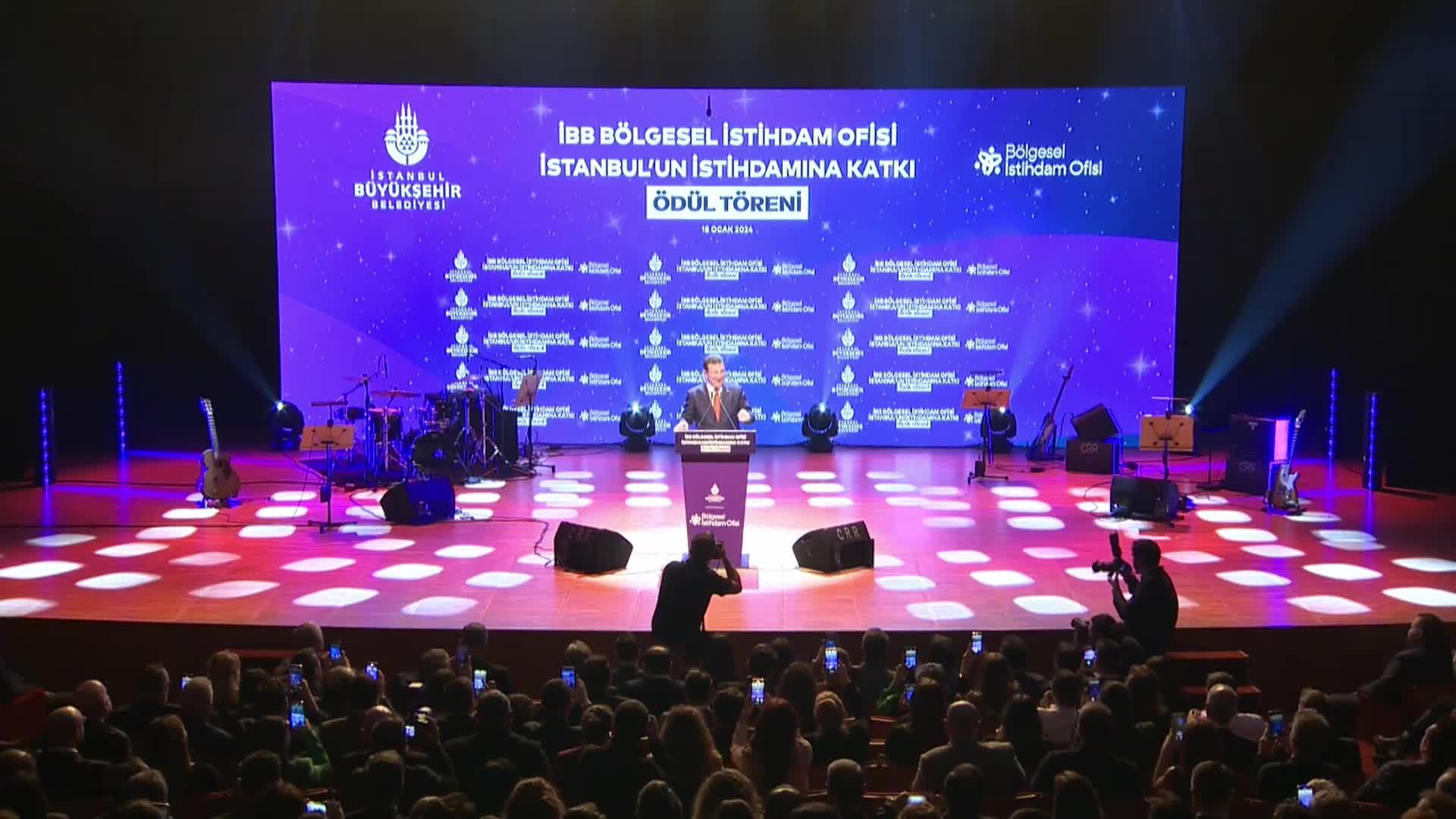 İMAMOĞLU: 5 YIL ÖNCE, ‘İŞSİZLERE İŞ  BULMAK BELEDİYENİN İŞİ Mİ’ DİYENLER  OLDU AMA BİZ YOLUMUZDAN DÖNMEDİK