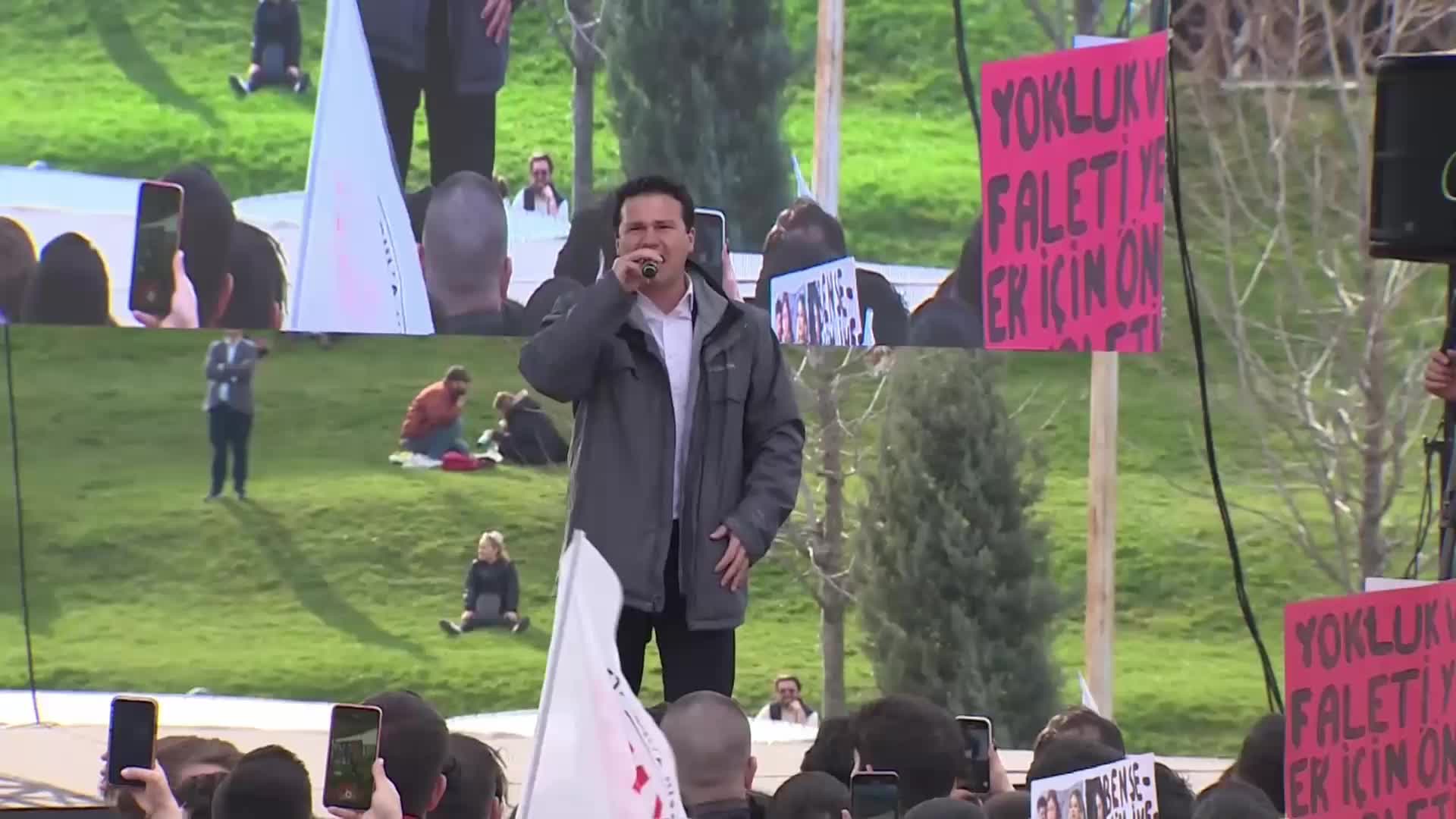 İMAMOĞLU, BEYLİKDÜZÜ’NDE: “BU ŞEHRİN İSRAFÇILARLA VE RANTÇILARLA KAYBEDECEK BİR SANİYESİ BİLE YOK”