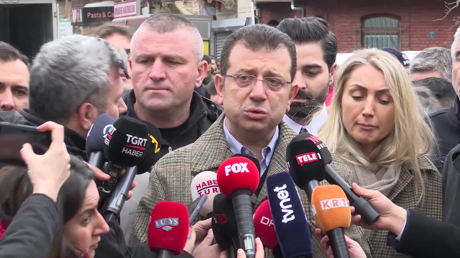 İMAMOĞLU SALDIRININ DÜZENLENDİĞİ KİLİSEYE GİTTİ: "HEM ULUSAL HEM DE ULUSLARARASI HASSAS BİR DÖNEMDEYİZ"