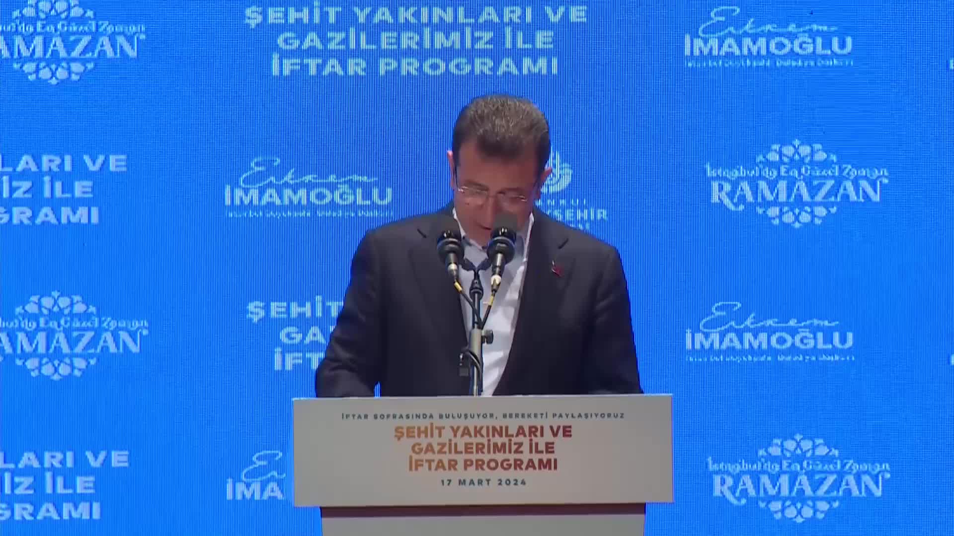 İMAMOĞLU, ŞEHİT YAKINLARI VE GAZİLERLE İFTARDA BİR ARAYA GELDİ: “BİZE İHTİYAÇ HİSSETMEDEN YANLARINA KOŞUP GİDEN OLACAĞIZ”