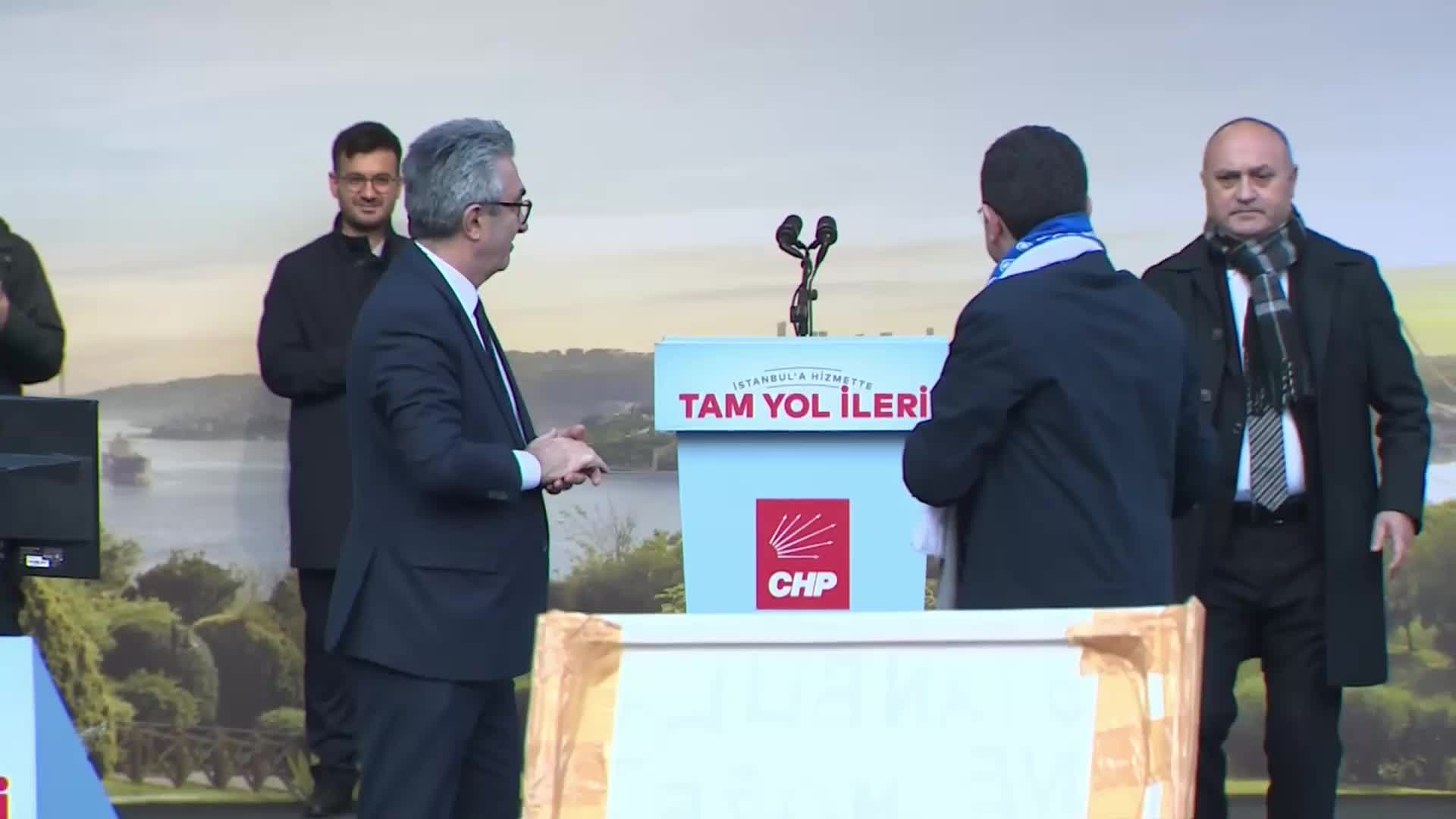 İMAMOĞLU’NDAN KURUM’A ‘METRO İTİRAFI’ YANITI:  “SENİN METRO KONUSUNDA AĞZINI AÇMAYA HAKKIN YOK”