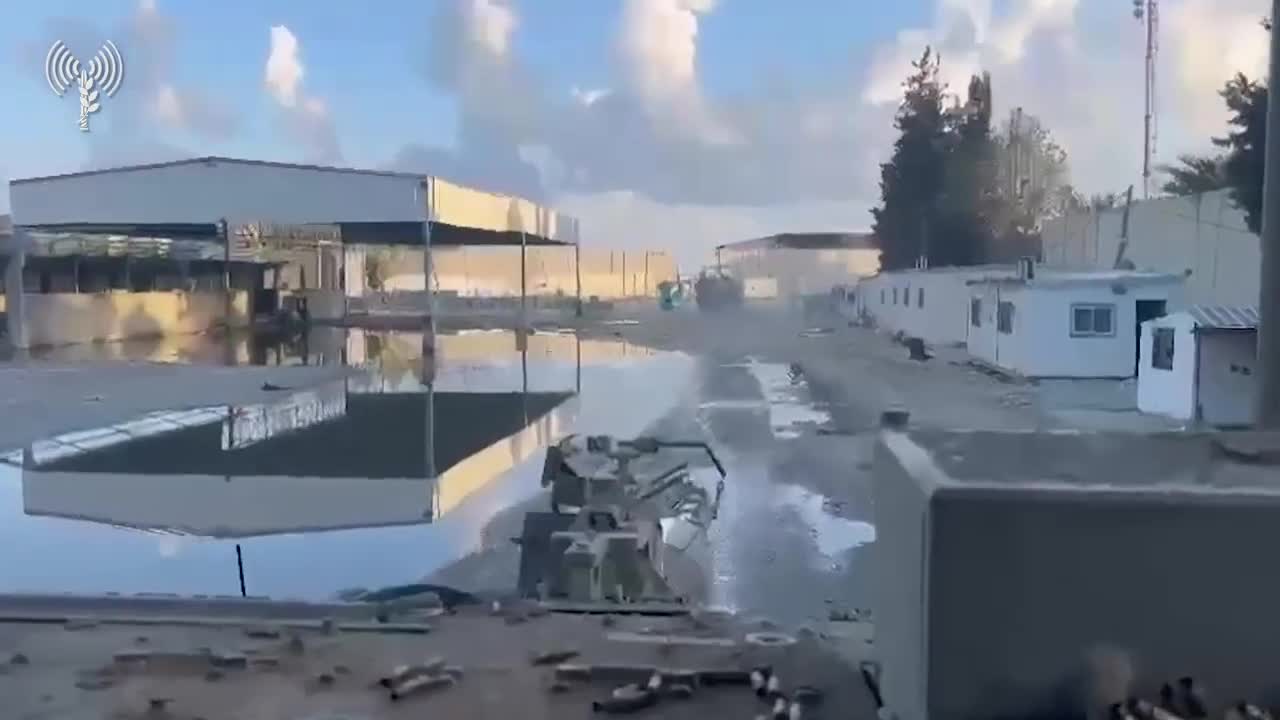 İSRAİL, KARA HAREKATI BAŞLATTIĞI REFAH SINIR KAPISI'NI ELE GEÇİRDİ