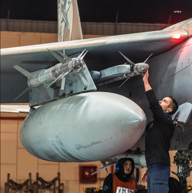 İSRAİL SAVUNMA KUVVETLERİ: İRAN'IN HAVA TEHDİTLERİNİN YÜZDE 99'UNU ENGELLEMEYİ BAŞARDIK