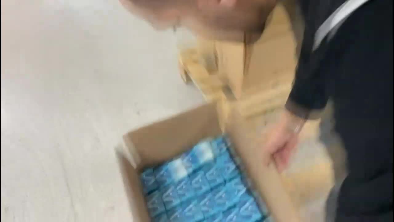 İSTANBUL'DA KAÇAKÇILIK OPERASYONU: PİYASA DEĞERİ 15 MİLYON LİRA DEĞERİNDE KAÇAK CEP TELEFONU ELE GEÇİRİLDİ