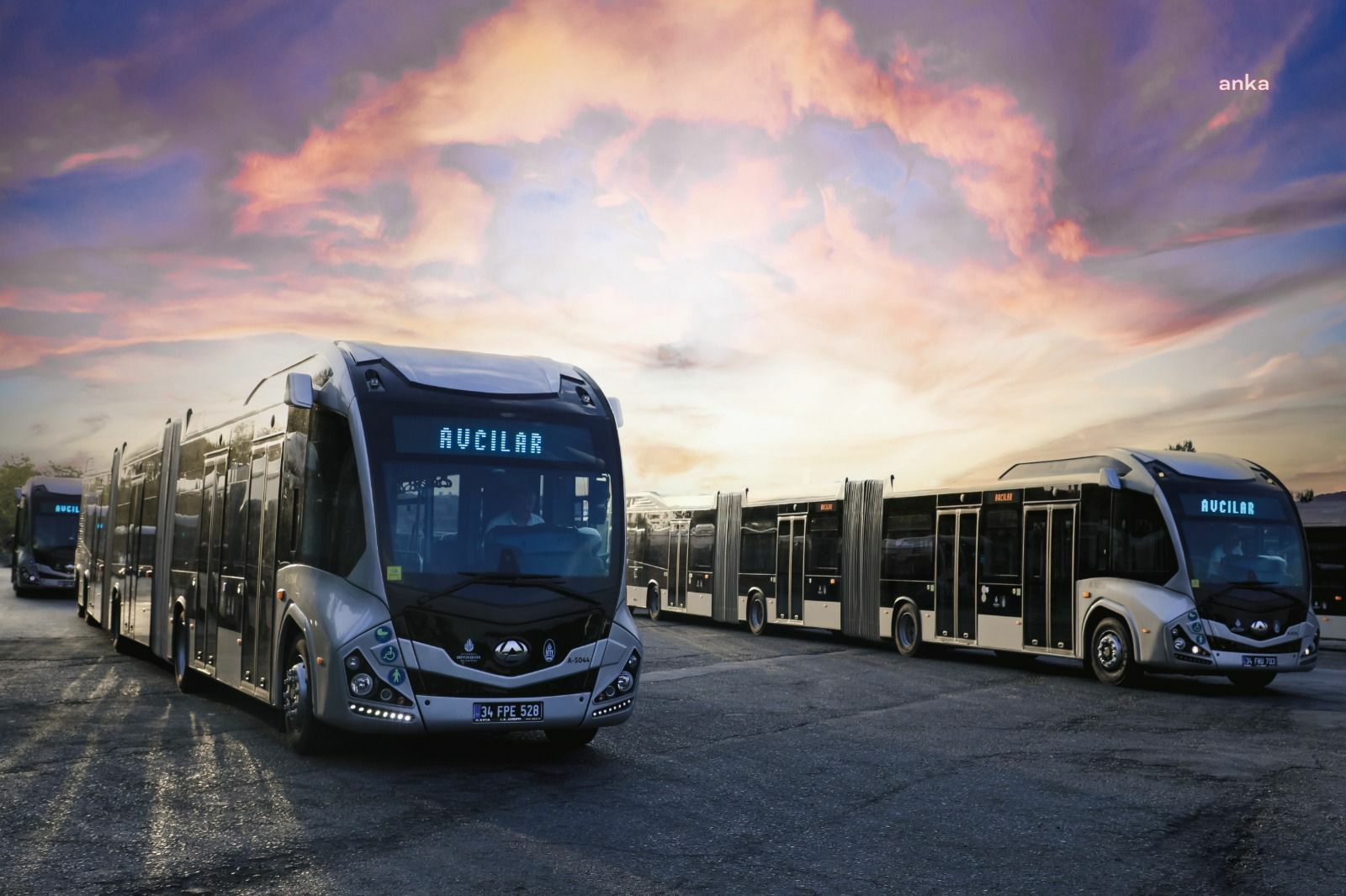 İSTANBUL'UN METROBÜS SİSTEMİ, ULUSLARARASI YOL TRAFİK GÜVENLİĞİ YÖNETİM SİSTEMİ BELGESİ'NE LAYIK GÖRÜLDÜ