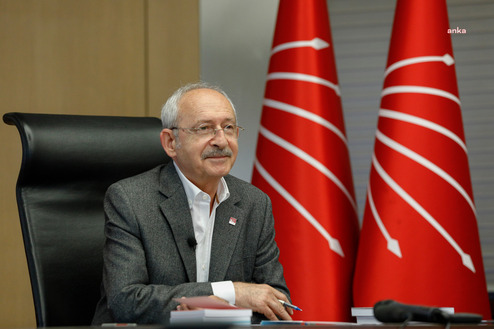 KILIÇDAROĞLU'DAN ECZACIBAŞI DYNAVİT VE VAKIFBANK KADIN VOLEYBOL TAKIMLARINA KUTLAMA MESAJI 