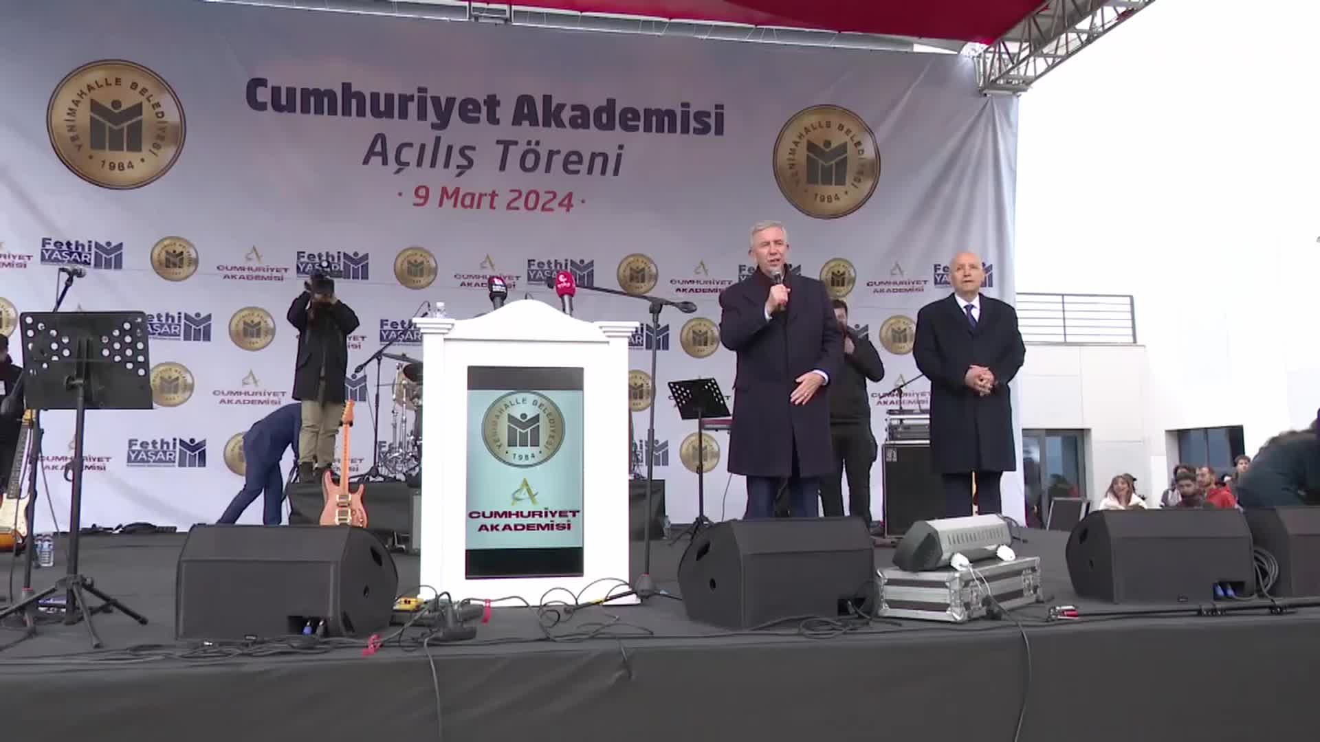 MANSUR YAVAŞ: "ANKARA'DA YAŞAYAN HERKESİN DAHA MUTLU OLMASI İÇİN ELİMİZDEN GELEN ÇALIŞMALARI YAPACAĞIZ"