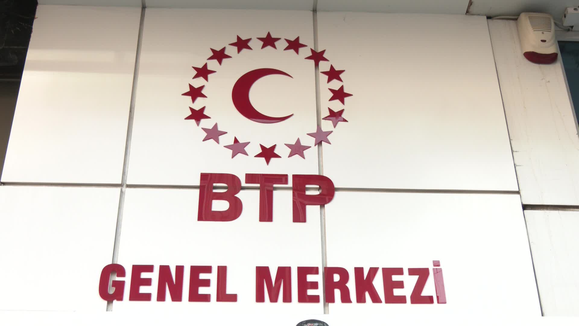 MANSUR YAVAŞ: “BİZ KEÇİÖREN'DE YAKLAŞIK 50 BİN KİŞİYE SOSYAL DESTEKTE BULUNURKEN; ORANIN BELEDİYE BAŞKANI SADECE 2-3 BİN KİŞİYE DESTEKTE BULUNUYORSA BURADA BİR PROBLEM VARDIR”