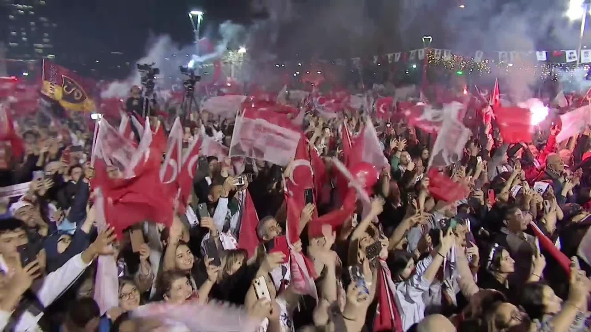 MANSUR YAVAŞ: "BU SEÇİMİN KAYBEDENİ, SİYASİ HAYATINI MÜFTERİ OLARAK TAMAMLAYAN TURGUT ALTINOK'TUR"