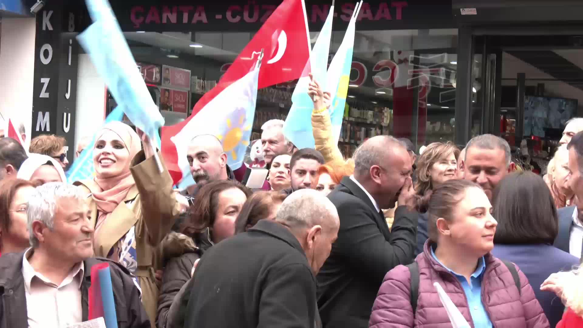 MERAL AKŞENER: “BEN CHP'NİN BU JEST İSTEME İŞLERİNDEN BIKTIM USANDIM, MİDEM BULANIYOR ARTIK”